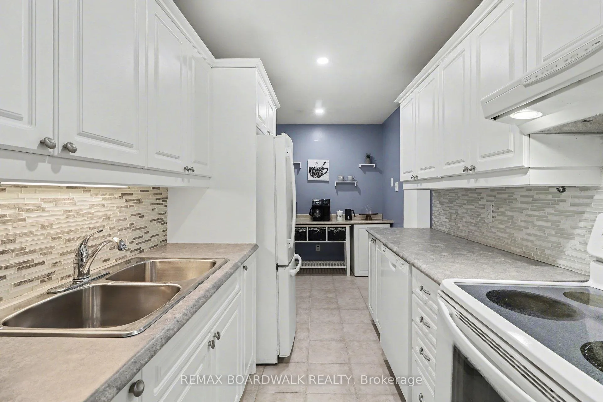 Photo 12 of Unit 3, 443 Canotia Place, Ottawa, Fallingbrook/Pineridge — HOMEH