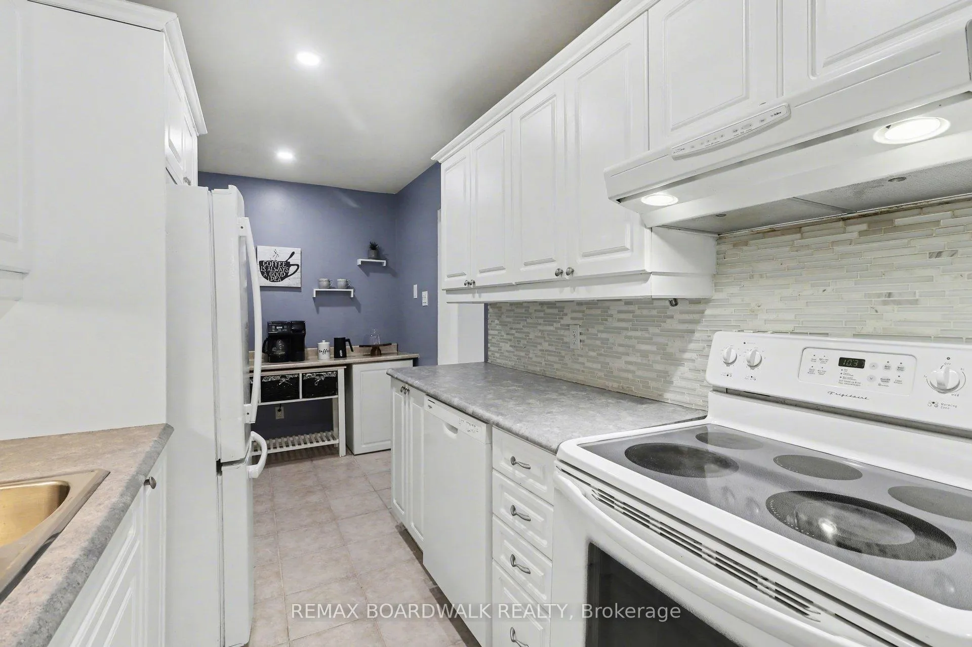 Photo 13 of Unit 3, 443 Canotia Place, Ottawa, Fallingbrook/Pineridge — HOMEH