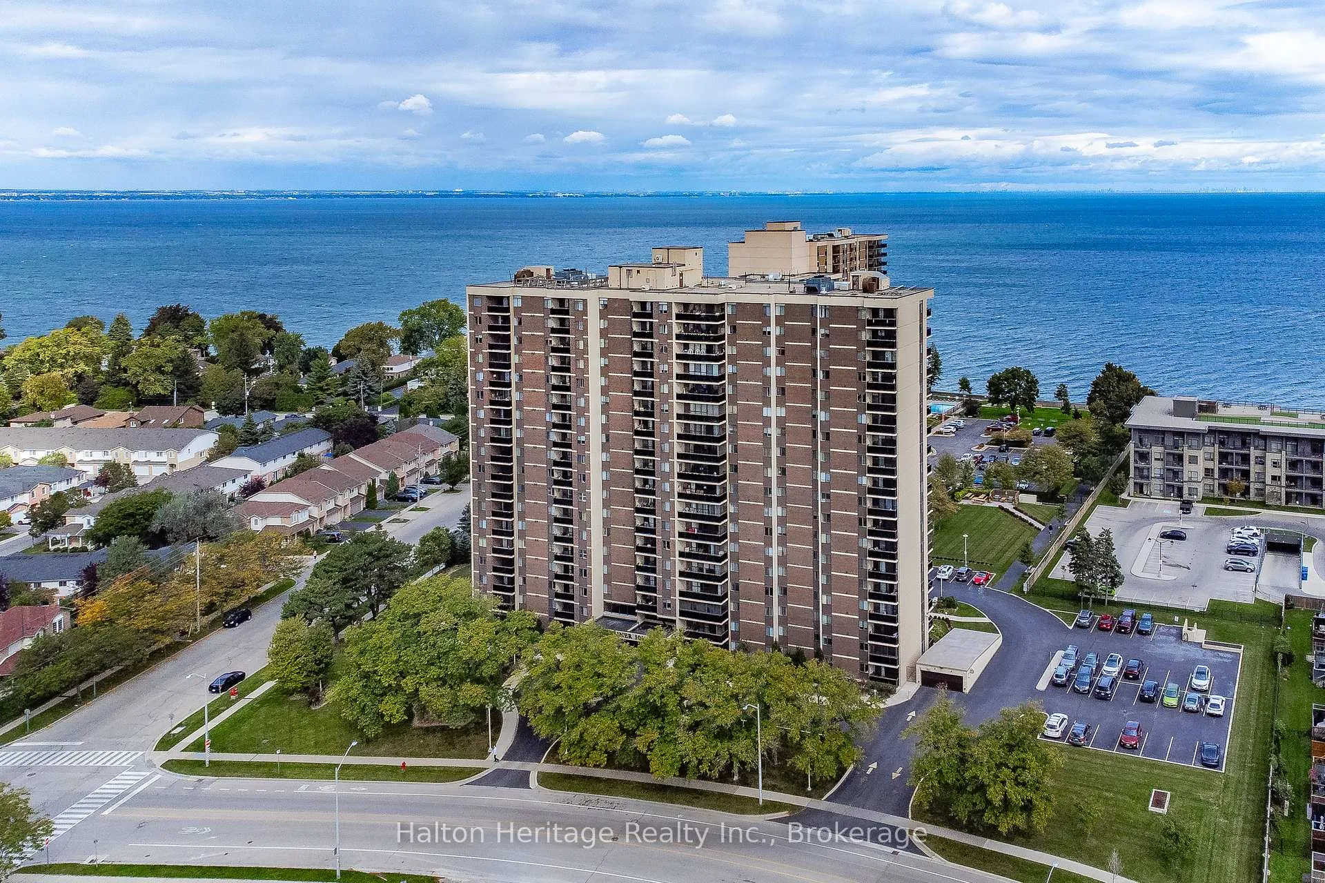 Photo 1 of Unit 308, 301 Frances Avenue, Hamilton, Stoney Creek — HOMEH