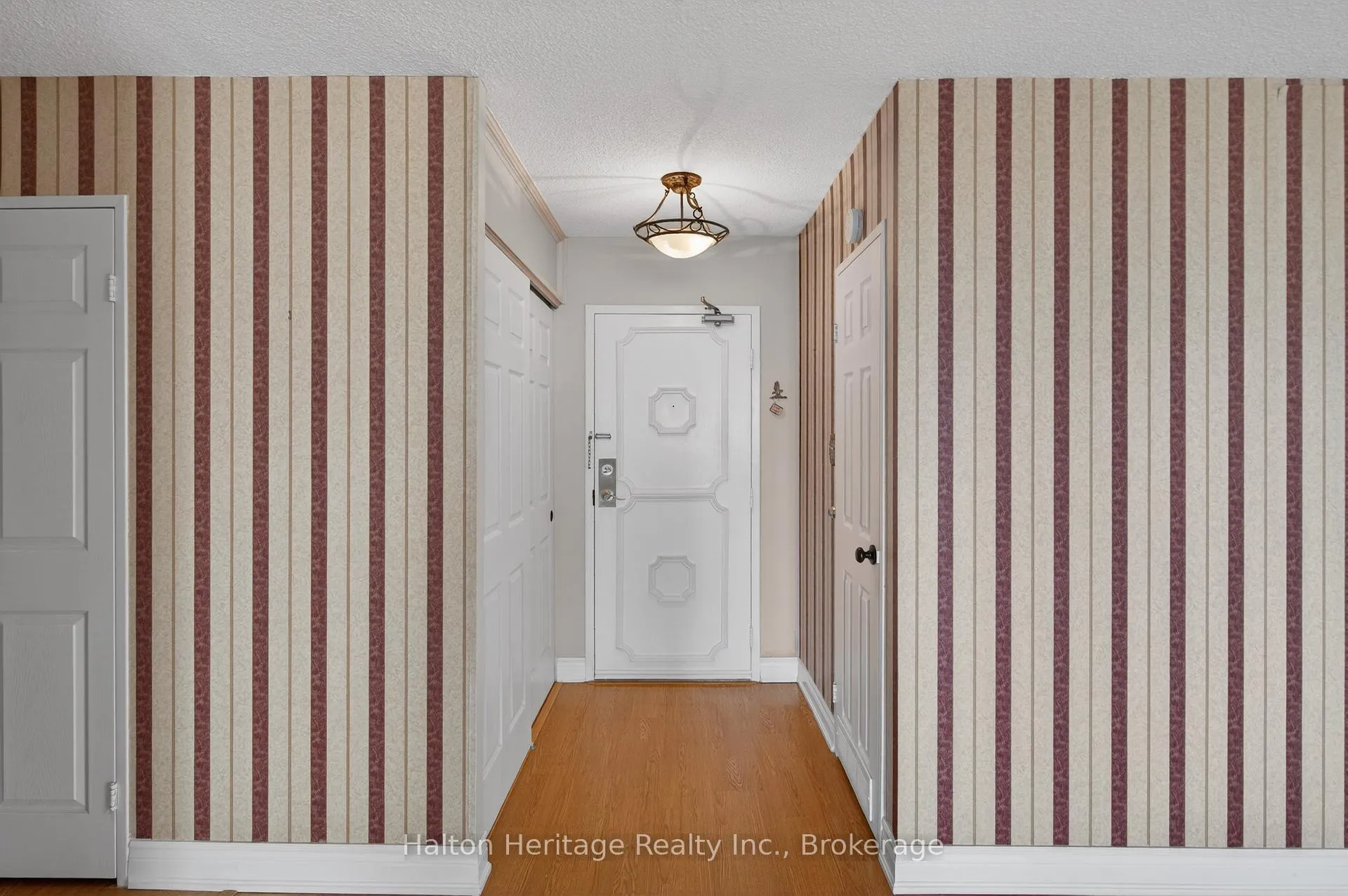 Photo 7 of Unit 308, 301 Frances Avenue, Hamilton, Stoney Creek — HOMEH