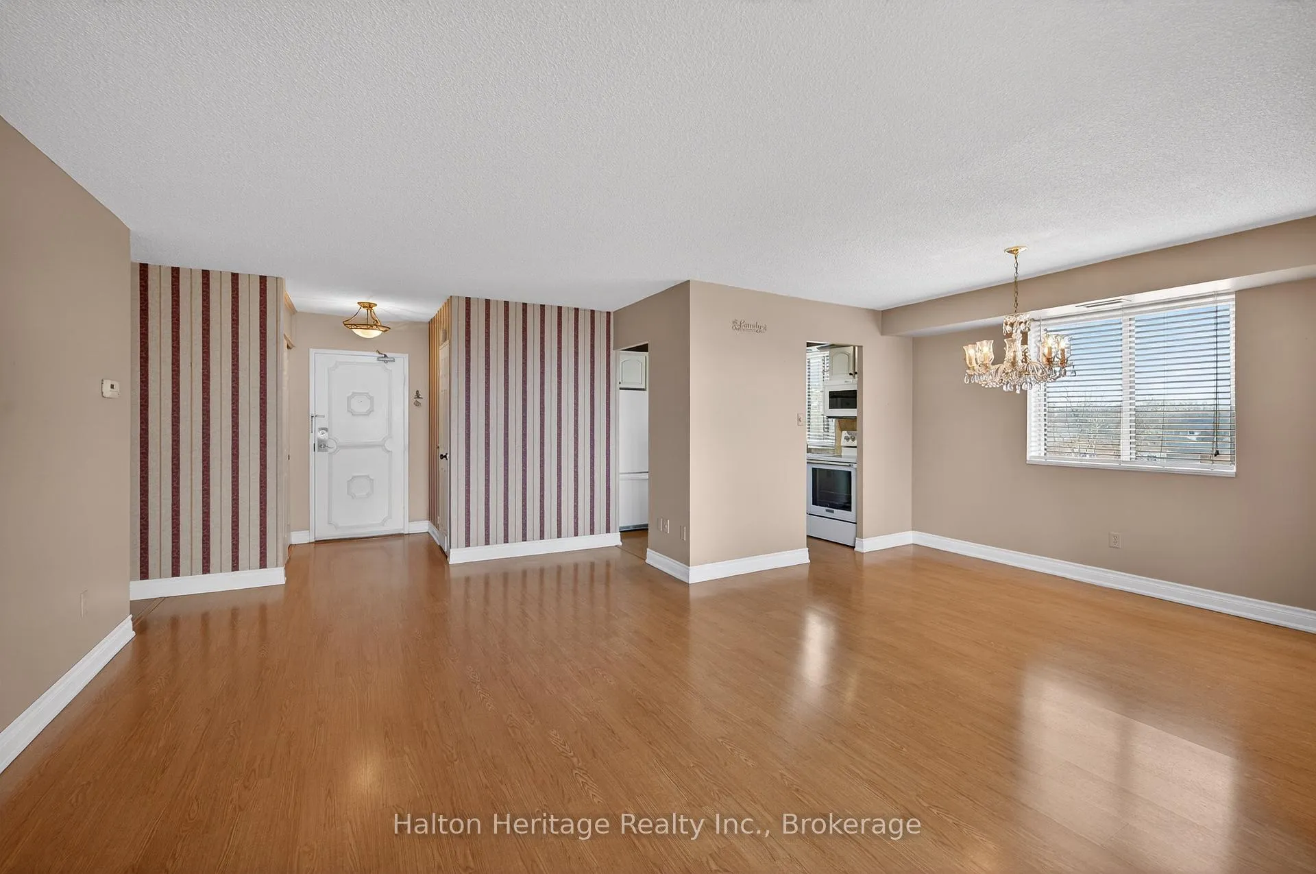 Photo 10 of Unit 308, 301 Frances Avenue, Hamilton, Stoney Creek — HOMEH