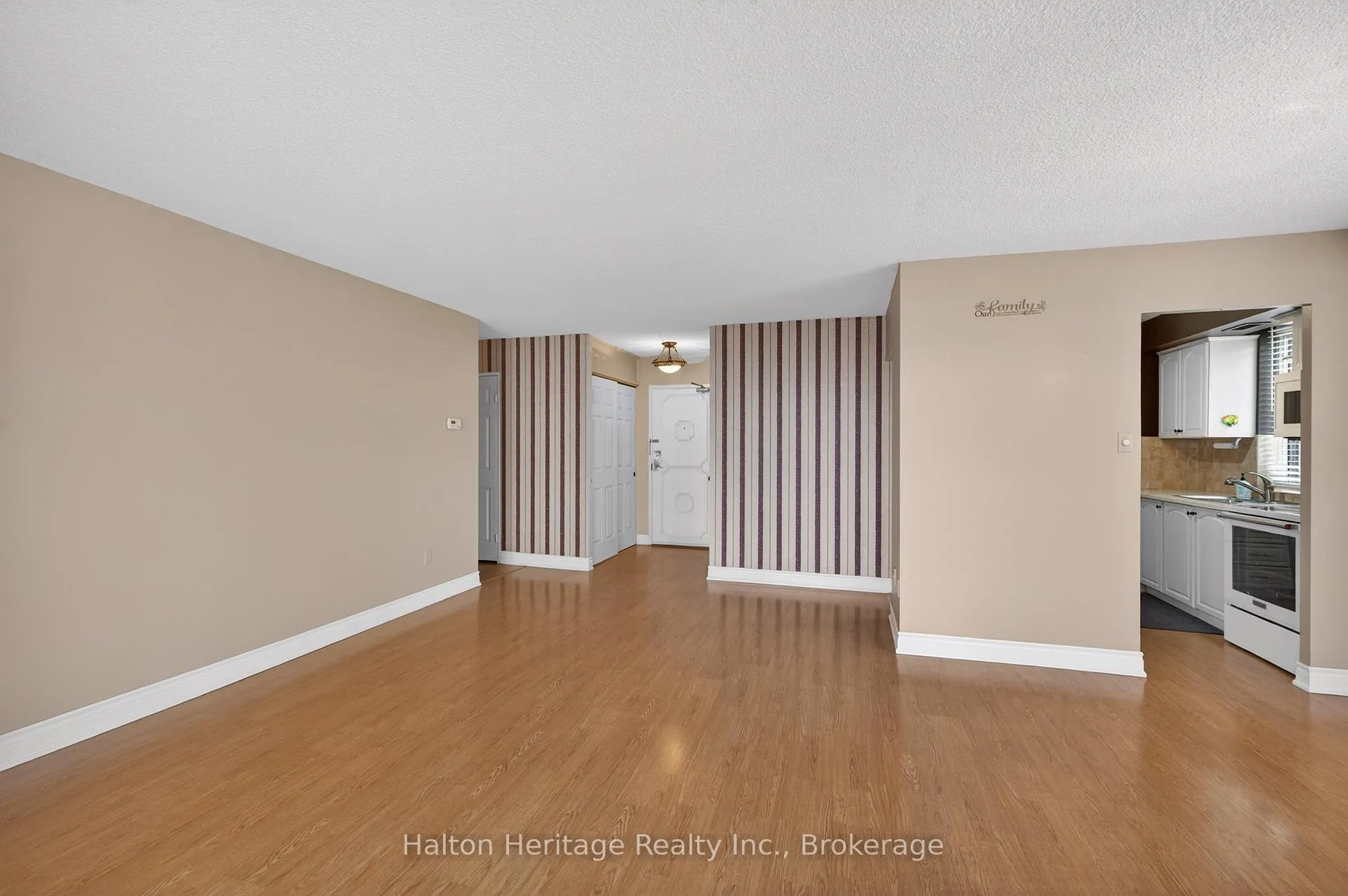 Photo 11 of Unit 308, 301 Frances Avenue, Hamilton, Stoney Creek — HOMEH