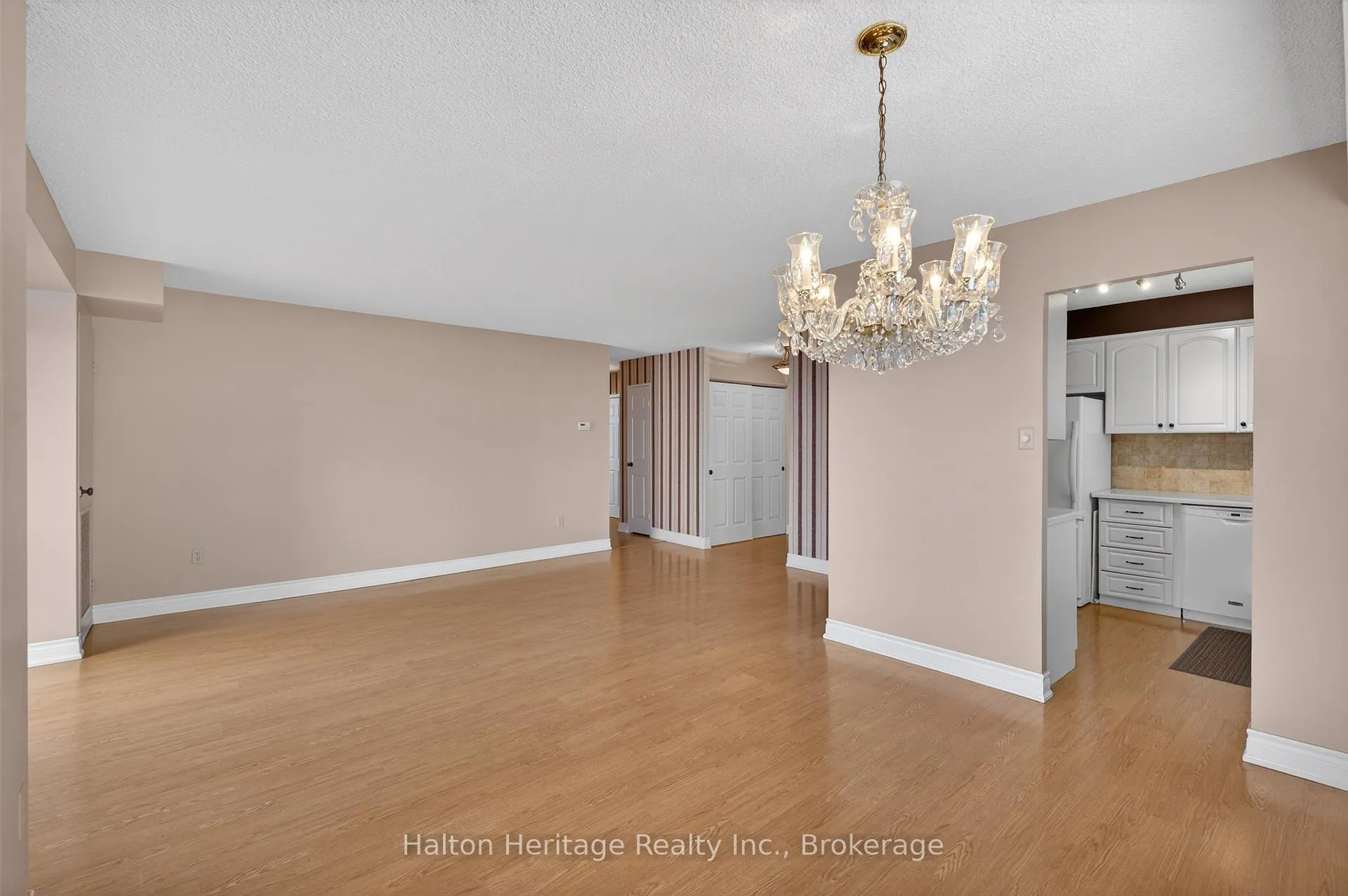 Photo 15 of Unit 308, 301 Frances Avenue, Hamilton, Stoney Creek — HOMEH
