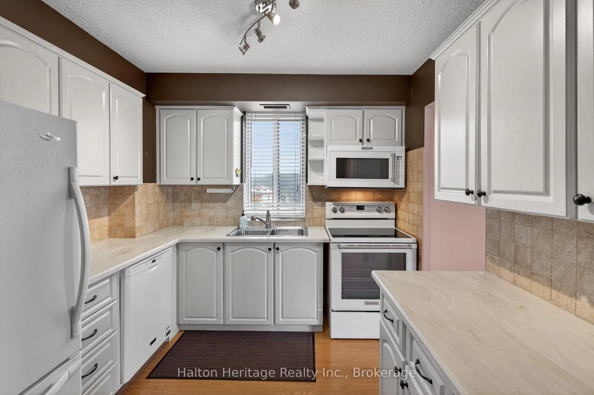 Photo 18 of Unit 308, 301 Frances Avenue, Hamilton, Stoney Creek — HOMEH