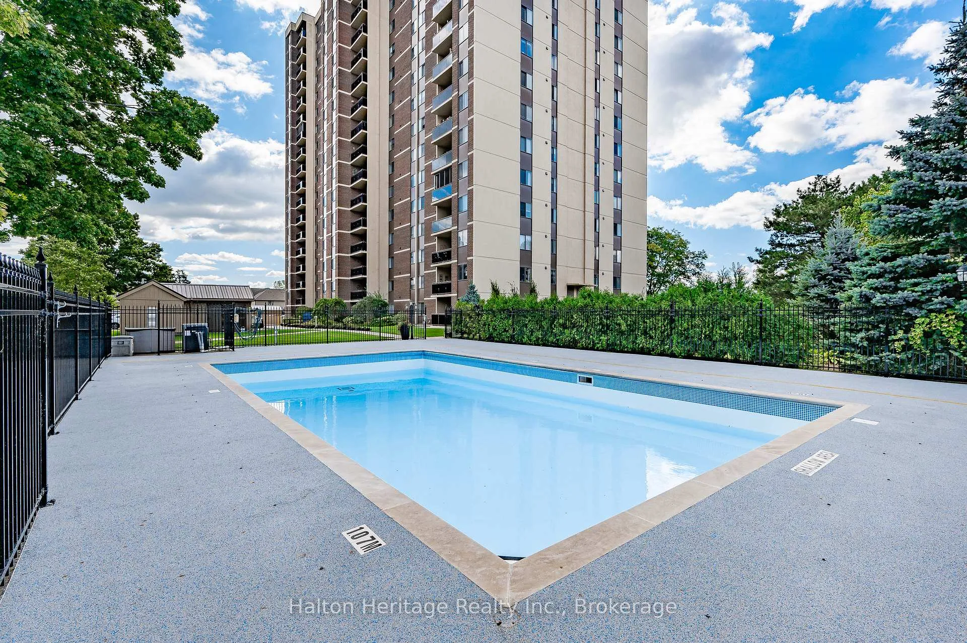 Photo 39 of Unit 308, 301 Frances Avenue, Hamilton, Stoney Creek — HOMEH
