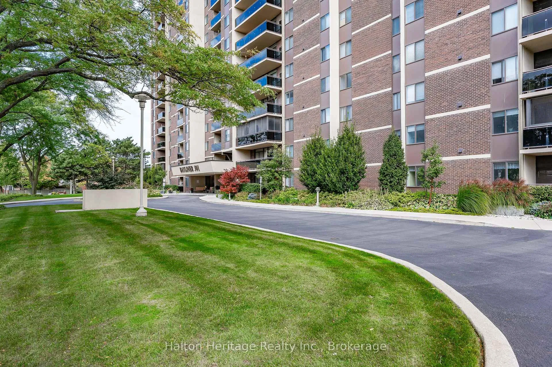 Photo 43 of Unit 308, 301 Frances Avenue, Hamilton, Stoney Creek — HOMEH