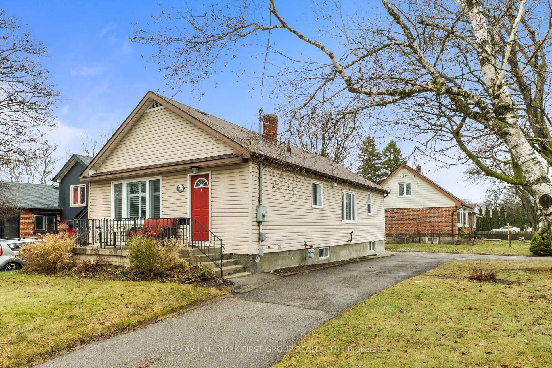 Photo 3 of 107 Maple Street W, Whitby, Downtown Whitby — HOMEH