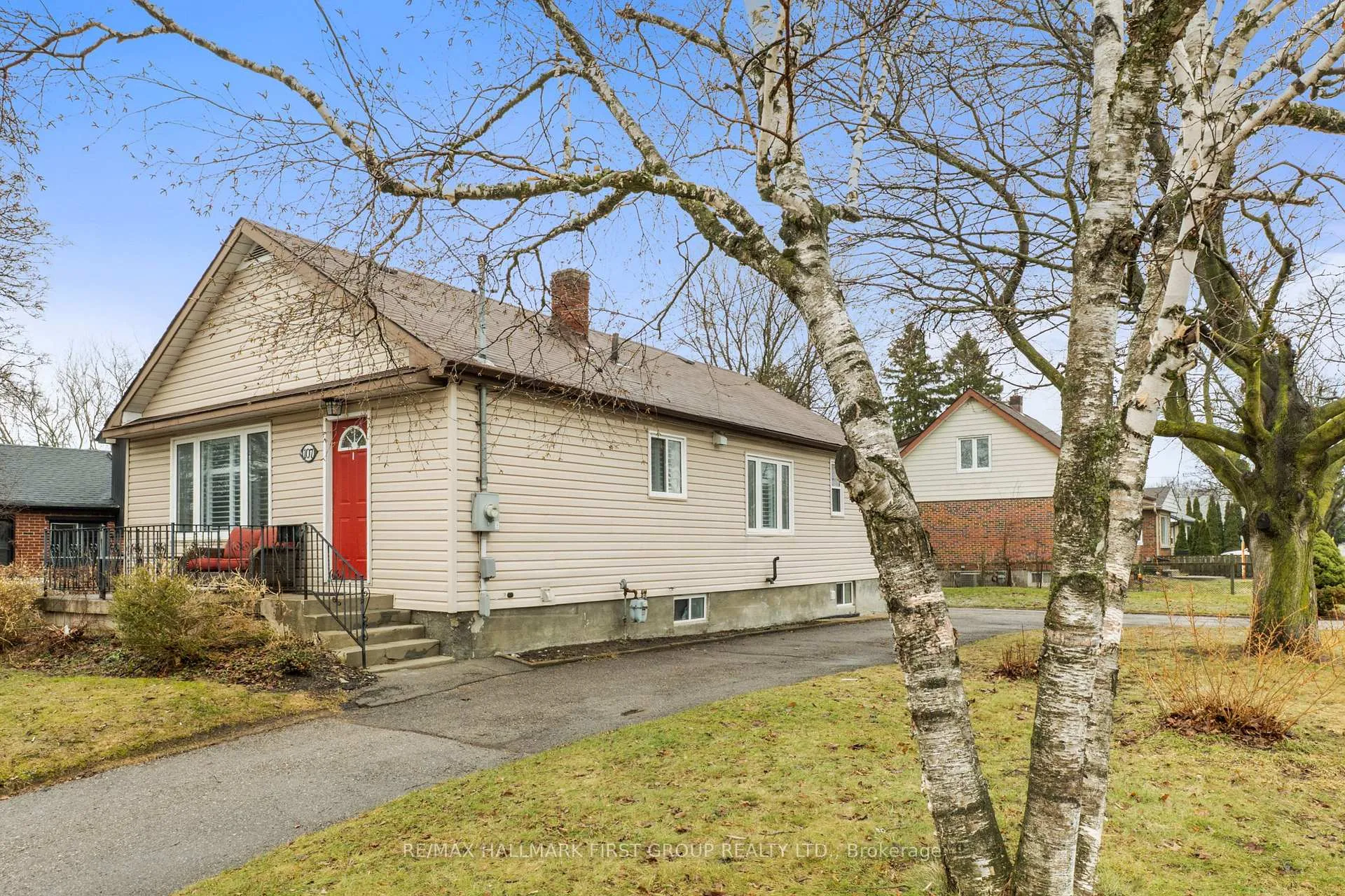 Photo 4 of 107 Maple Street W, Whitby, Downtown Whitby — HOMEH