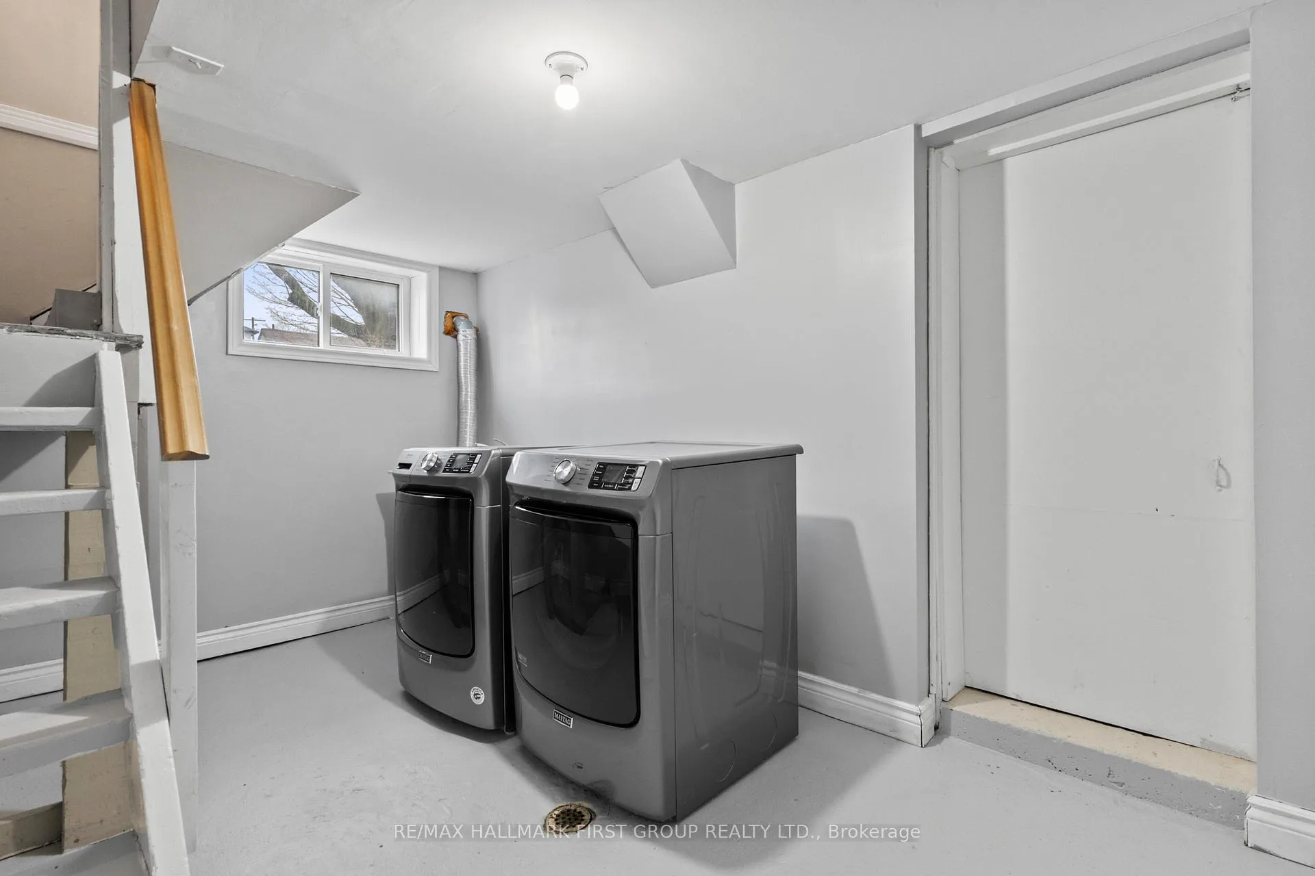 Photo 27 of 107 Maple Street W, Whitby, Downtown Whitby — HOMEH