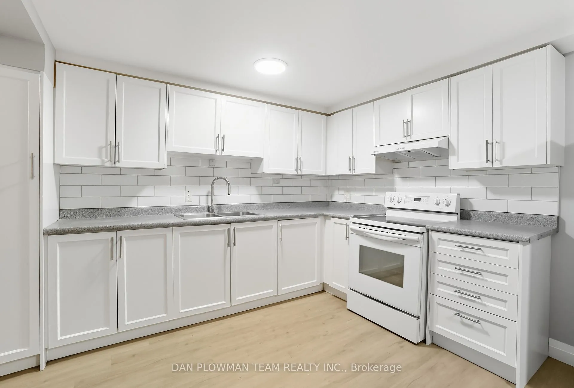 Photo 2 of 476 Albert Street, Oshawa, Central — HOMEH