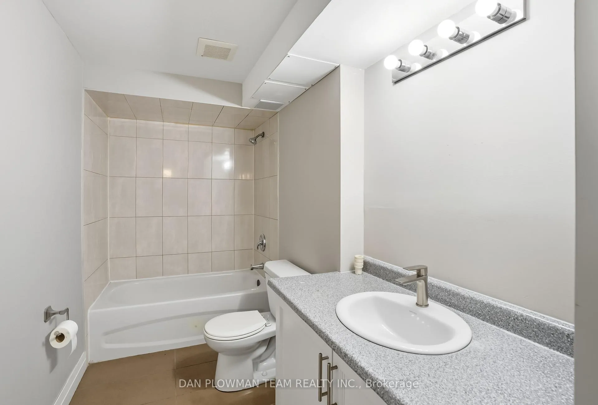 Photo 10 of 476 Albert Street, Oshawa, Central — HOMEH