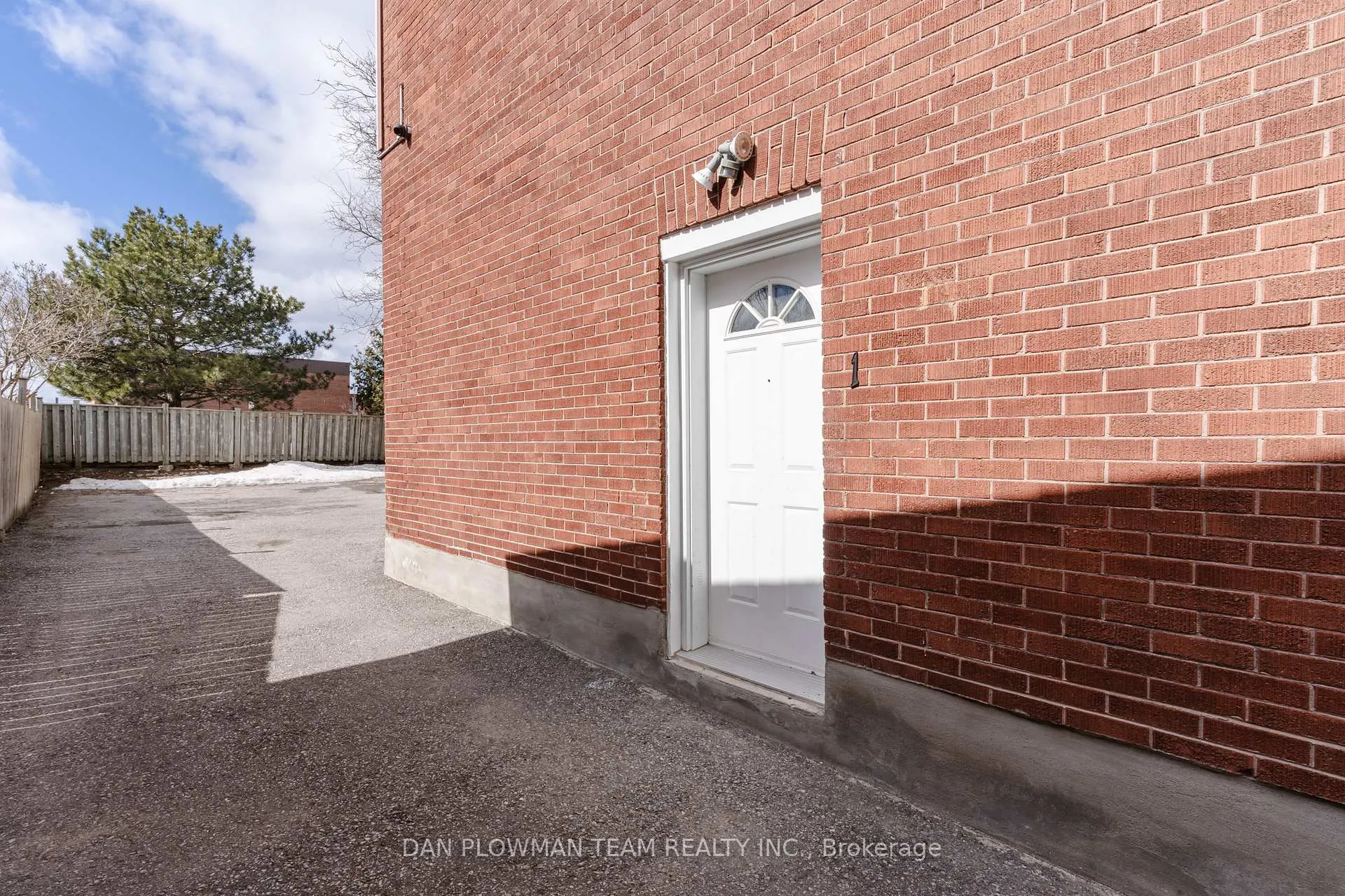 Photo 11 of 476 Albert Street, Oshawa, Central — HOMEH