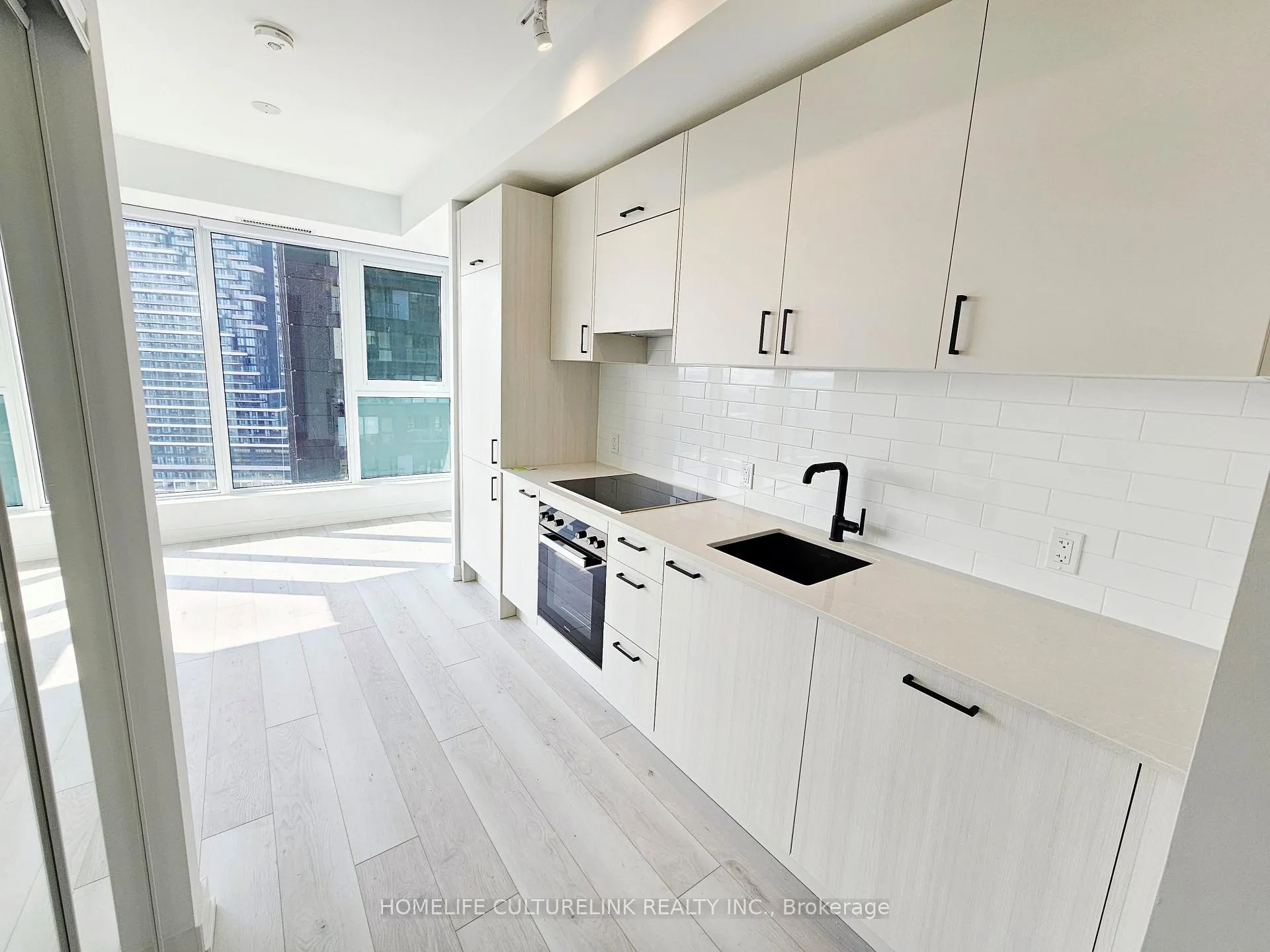 Photo 2 of Unit 1704, 1 Quarrington Lane, North York, Banbury-Don Mills — HOMEH