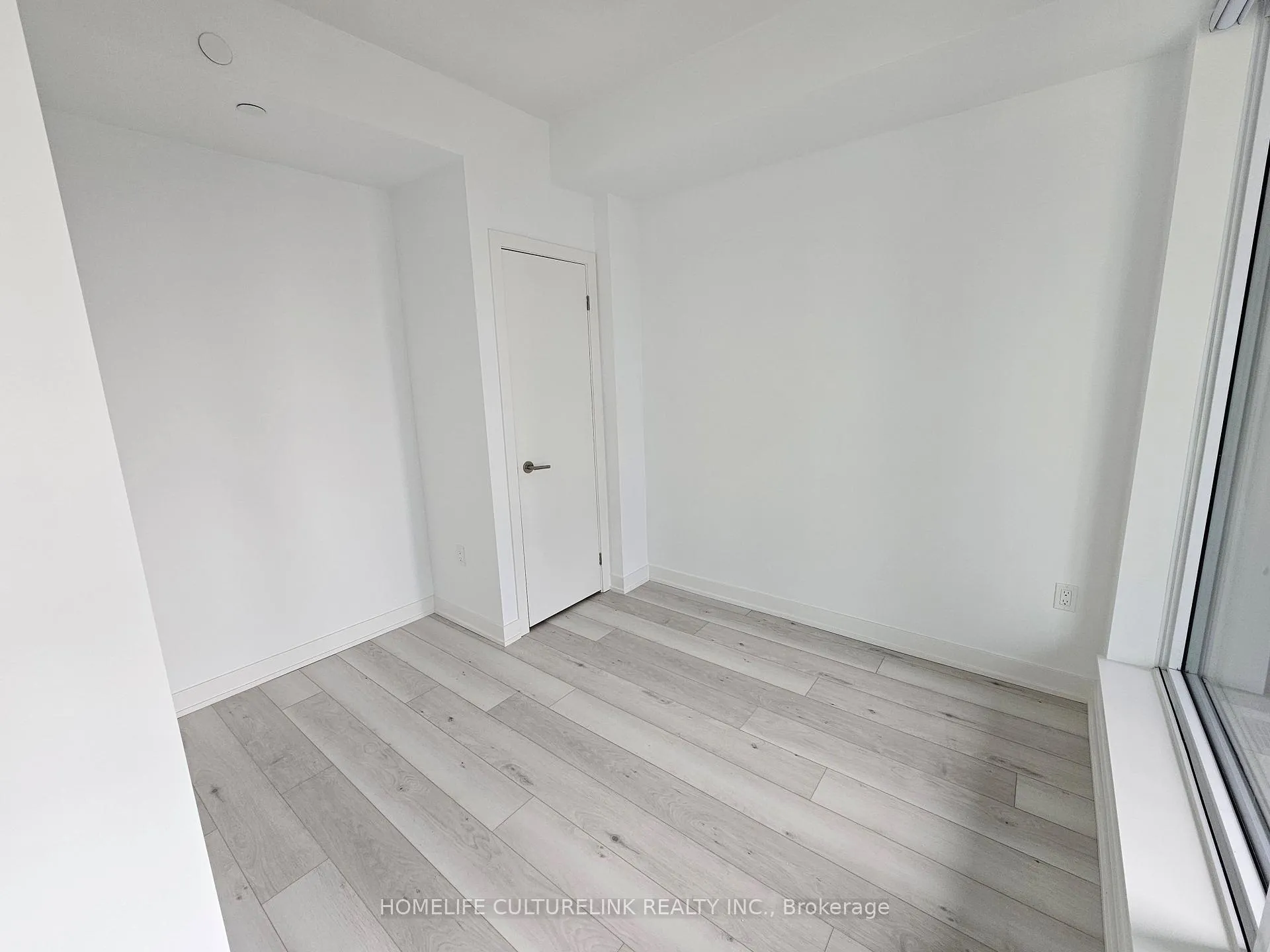 Photo 7 of Unit 1704, 1 Quarrington Lane, North York, Banbury-Don Mills — HOMEH
