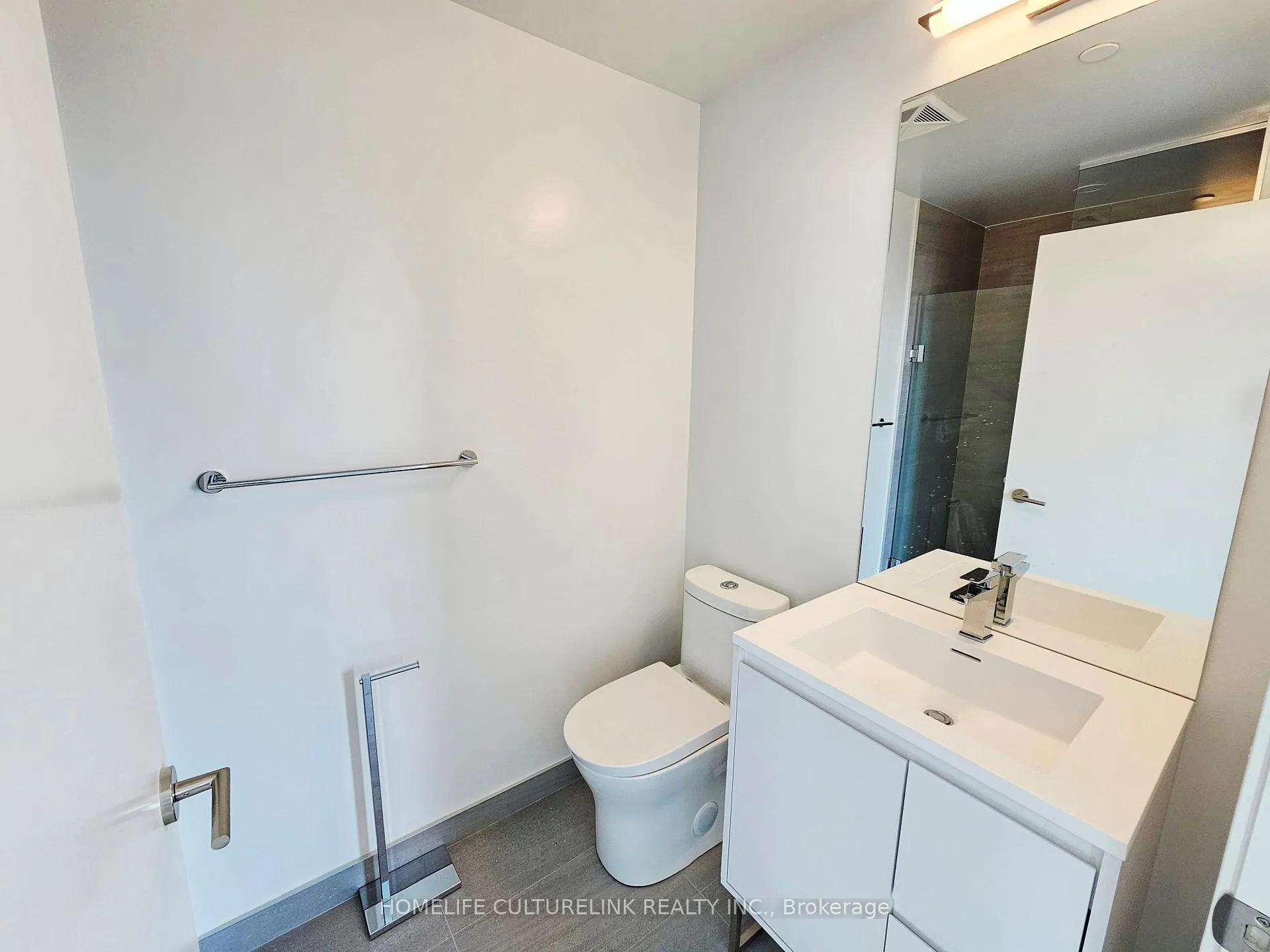 Photo 10 of Unit 1704, 1 Quarrington Lane, North York, Banbury-Don Mills — HOMEH