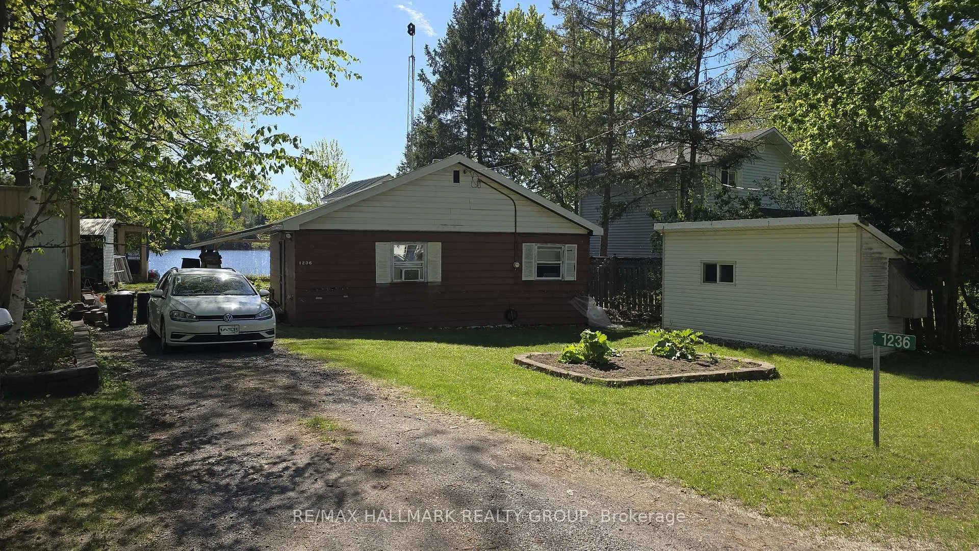 Photo 1 of 1236 Bayview Drive, Ottawa, Constance Bay — HOMEH