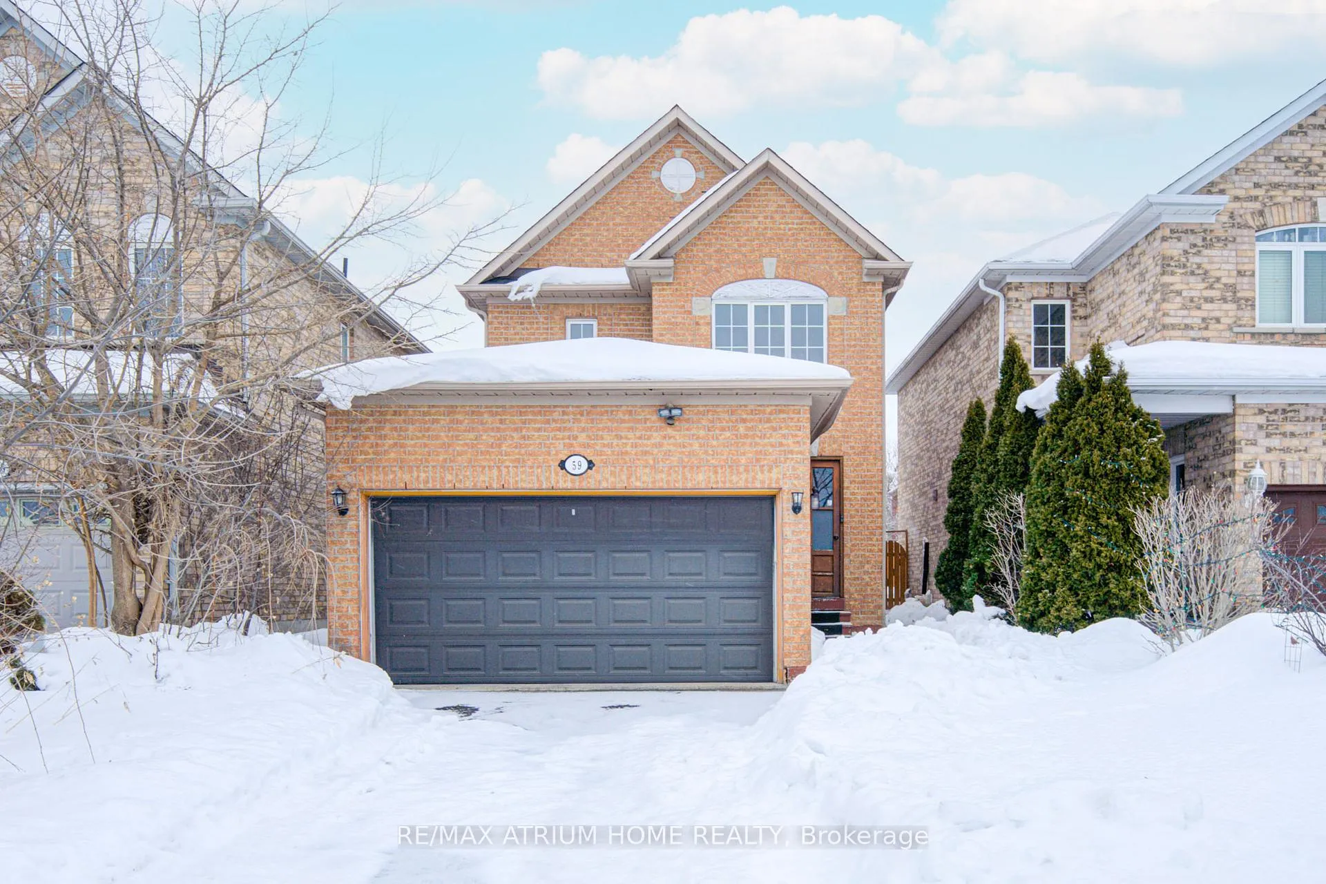 Photo 2 of 59 Hollybush Drive, Vaughan, Maple — HOMEH