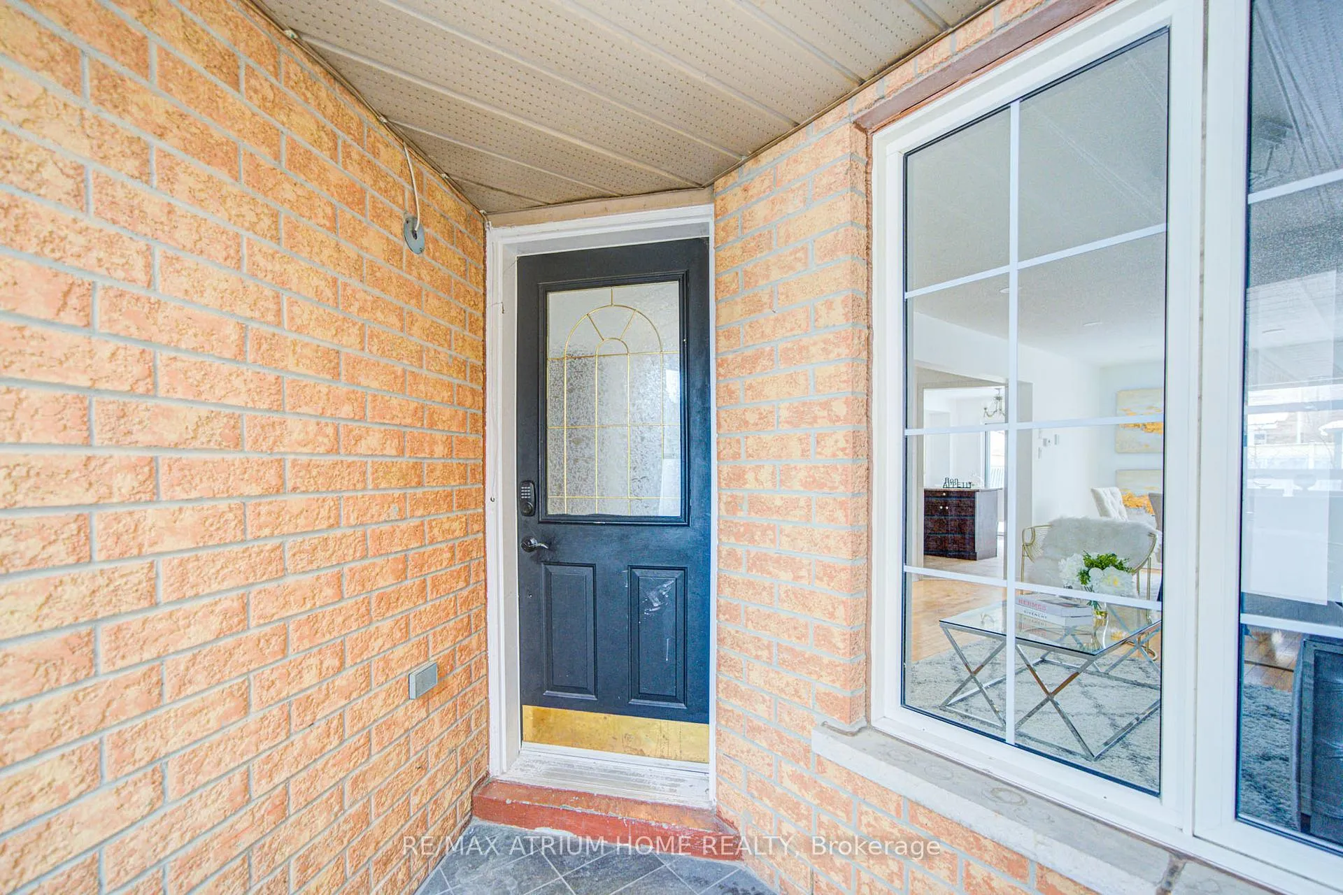 Photo 5 of 59 Hollybush Drive, Vaughan, Maple — HOMEH