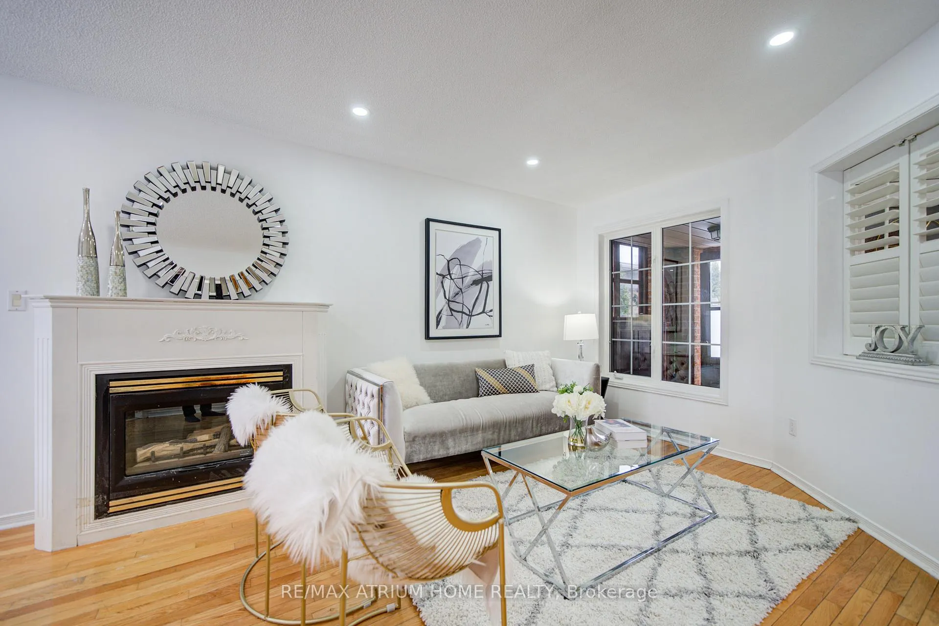 Photo 12 of 59 Hollybush Drive, Vaughan, Maple — HOMEH