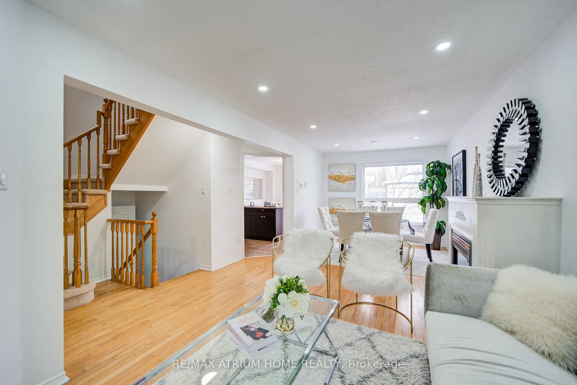 Photo 14 of 59 Hollybush Drive, Vaughan, Maple — HOMEH
