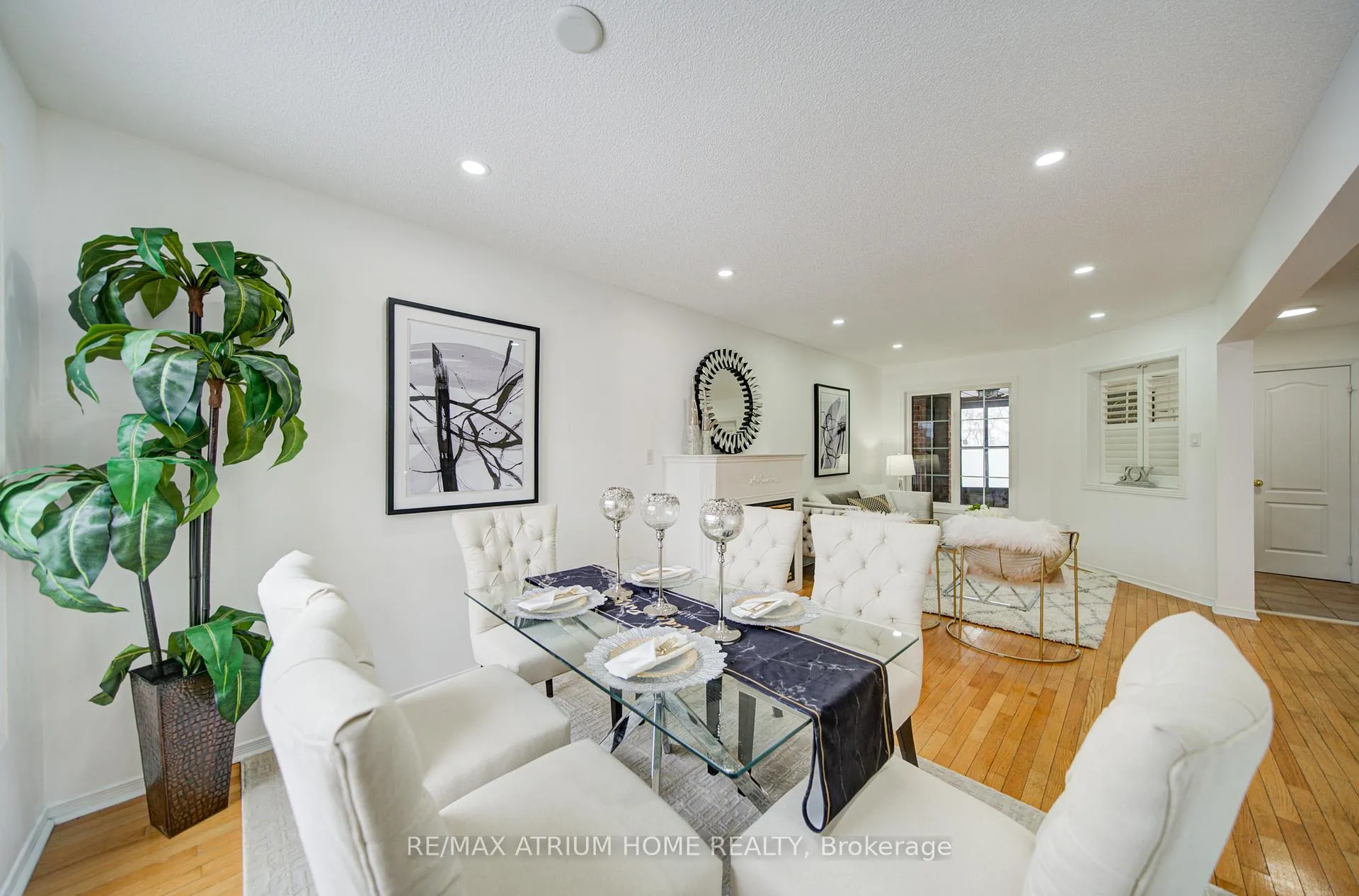 Photo 18 of 59 Hollybush Drive, Vaughan, Maple — HOMEH