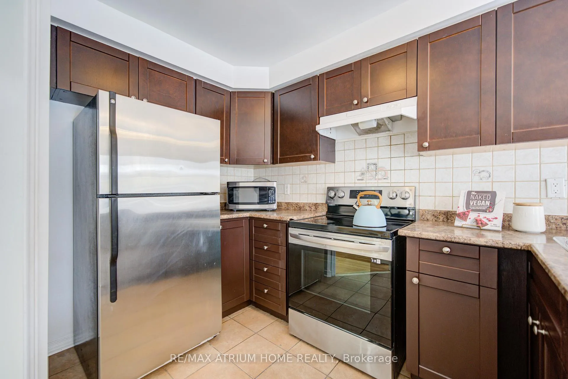Photo 21 of 59 Hollybush Drive, Vaughan, Maple — HOMEH