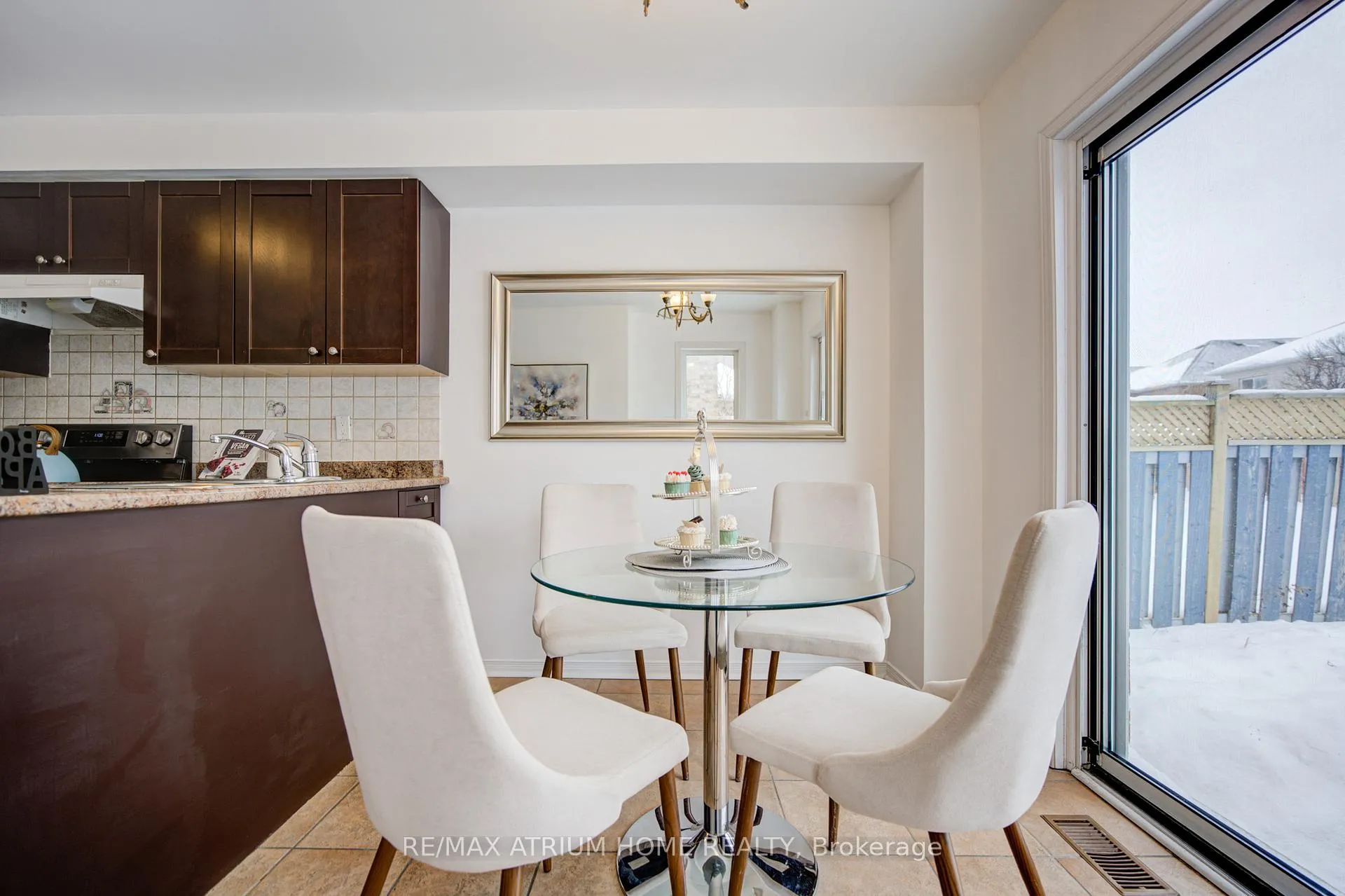 Photo 24 of 59 Hollybush Drive, Vaughan, Maple — HOMEH