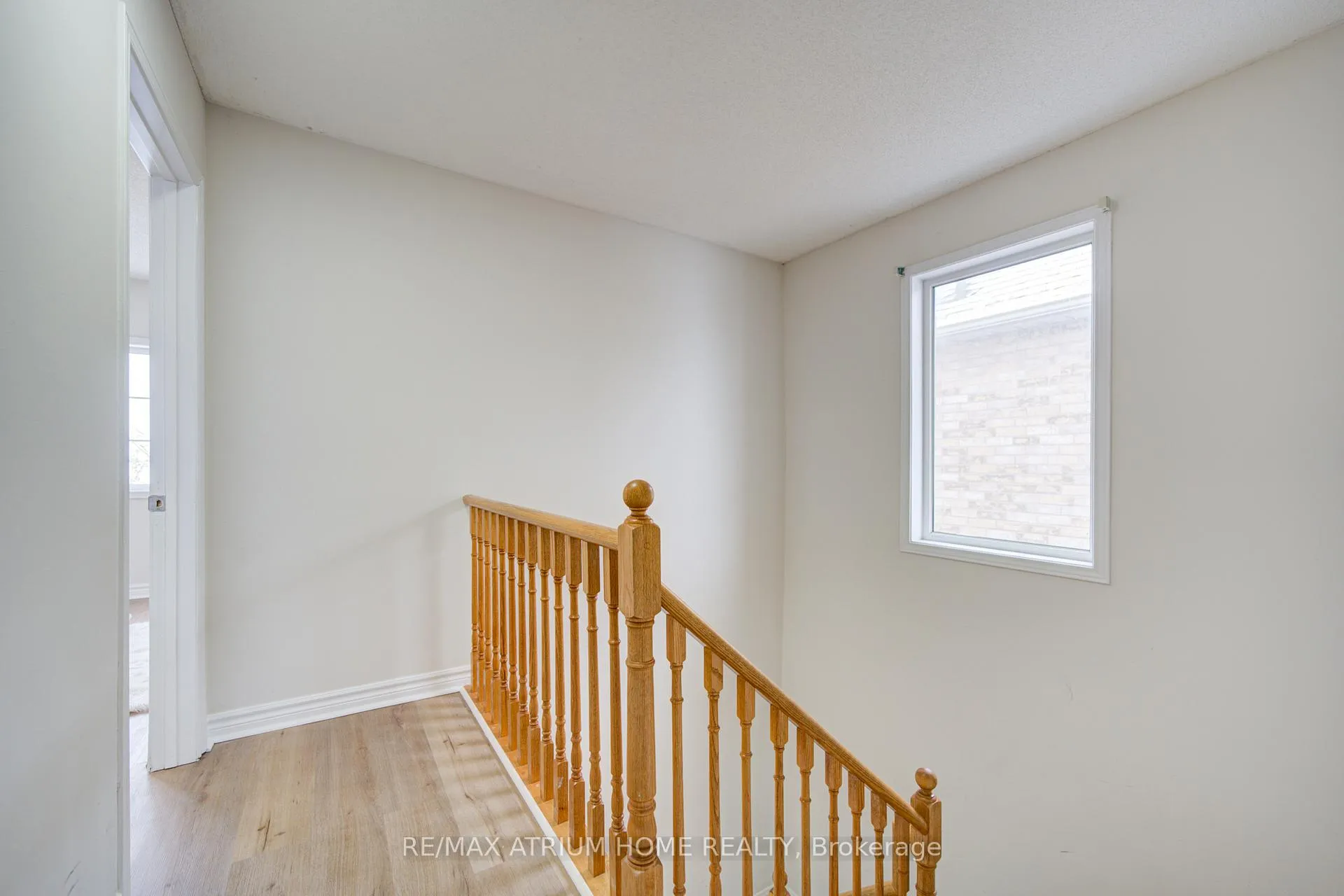 Photo 26 of 59 Hollybush Drive, Vaughan, Maple — HOMEH