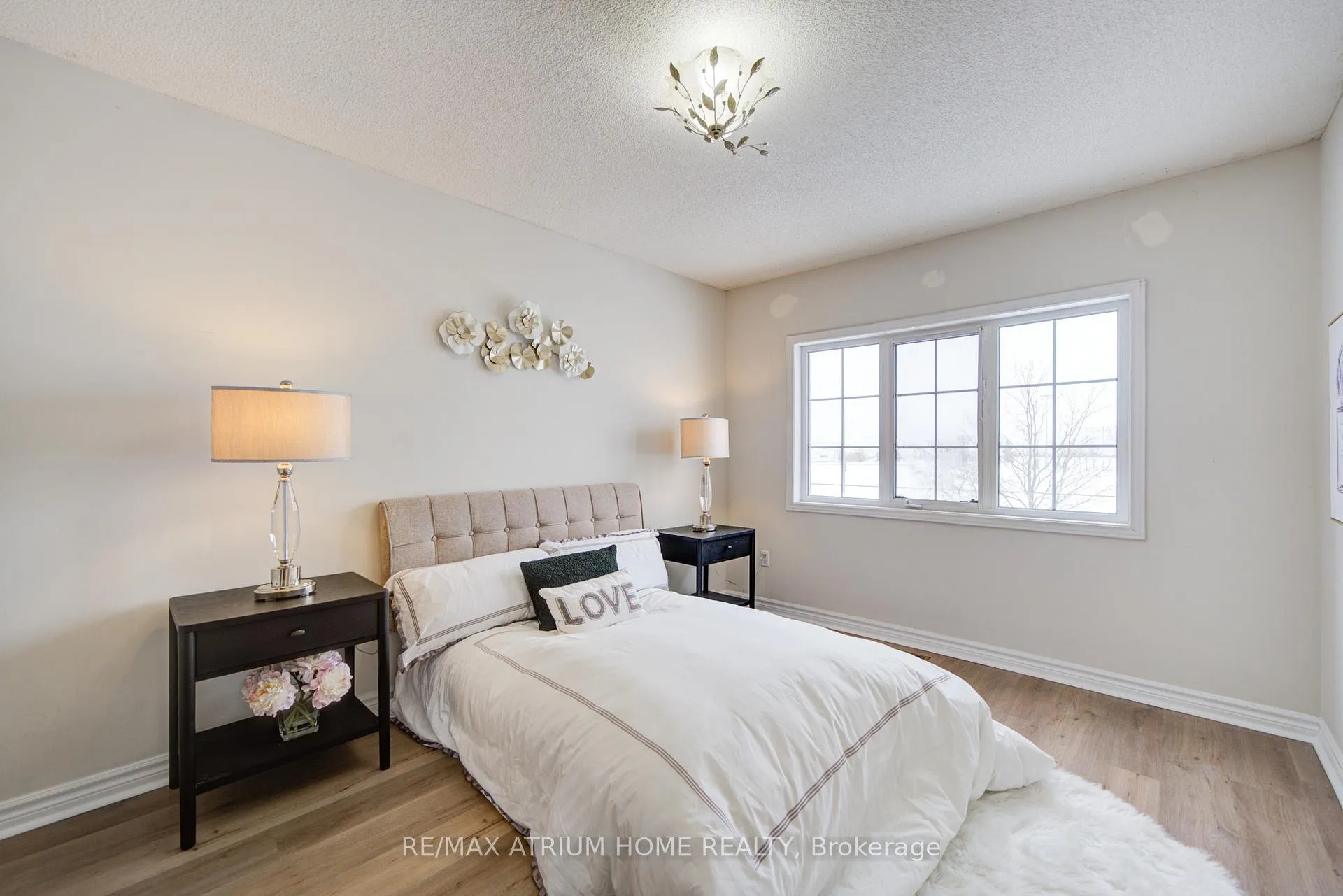 Photo 28 of 59 Hollybush Drive, Vaughan, Maple — HOMEH