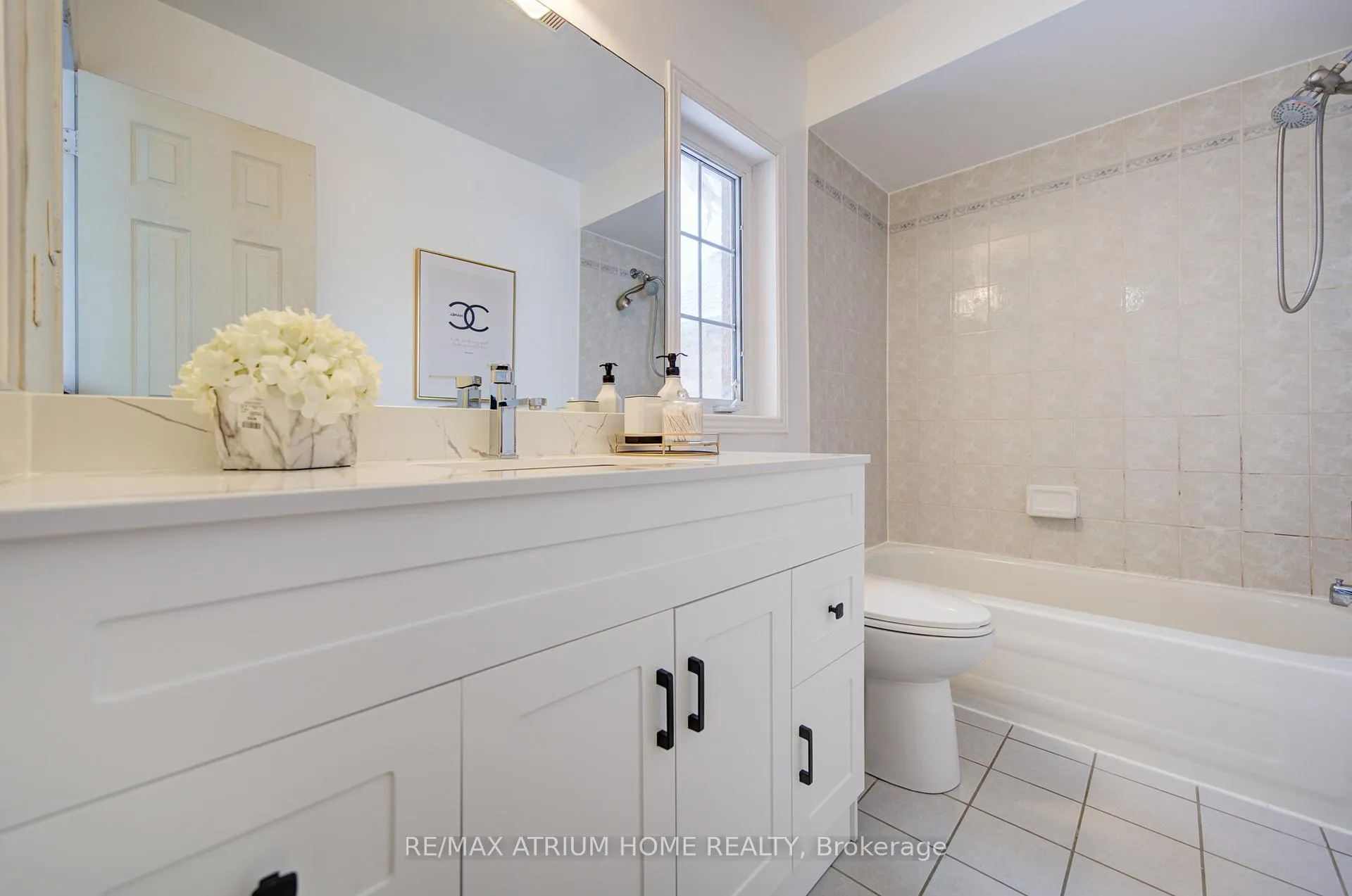 Photo 30 of 59 Hollybush Drive, Vaughan, Maple — HOMEH
