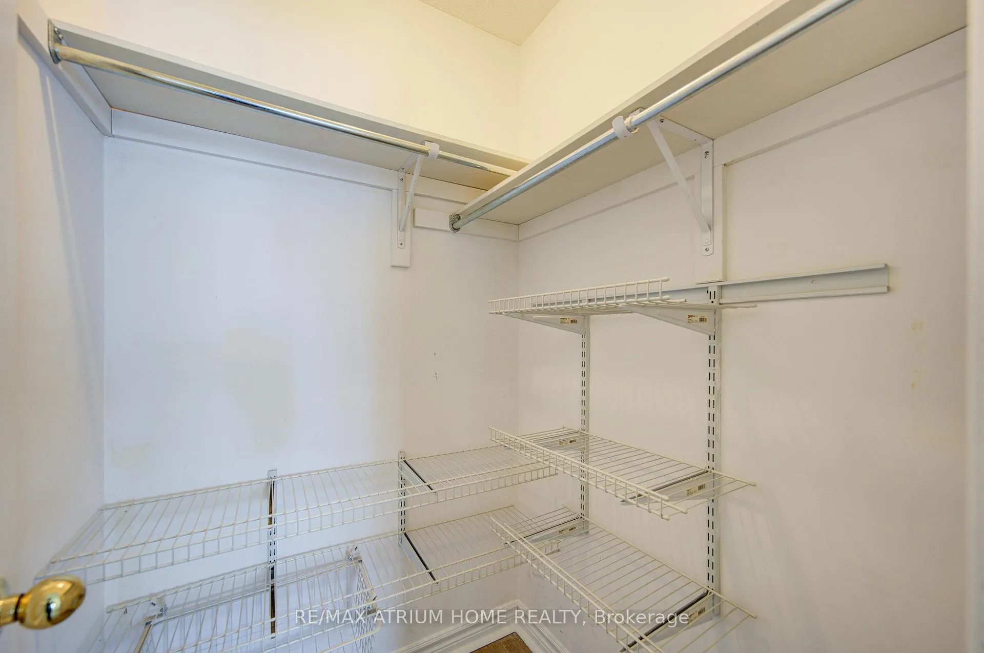 Photo 33 of 59 Hollybush Drive, Vaughan, Maple — HOMEH