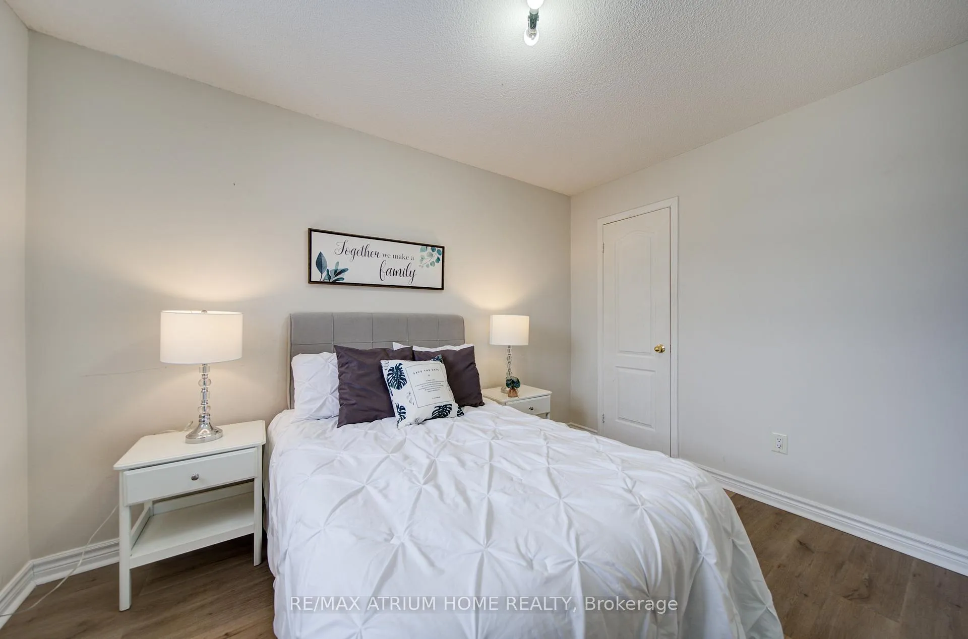 Photo 35 of 59 Hollybush Drive, Vaughan, Maple — HOMEH