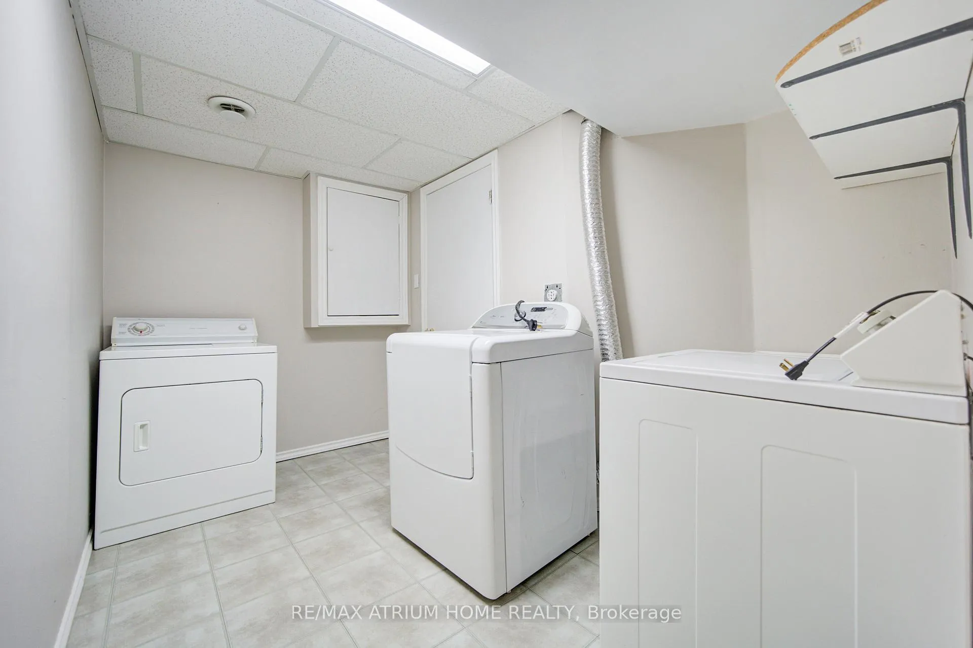 Photo 40 of 59 Hollybush Drive, Vaughan, Maple — HOMEH