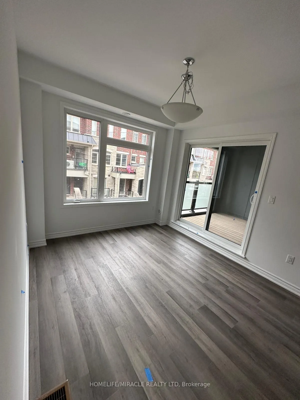 Photo 3 of 232 Keppel Circle, Brampton, Northwest Brampton — HOMEH