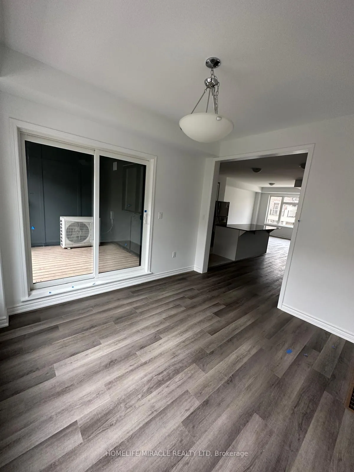Photo 8 of 232 Keppel Circle, Brampton, Northwest Brampton — HOMEH