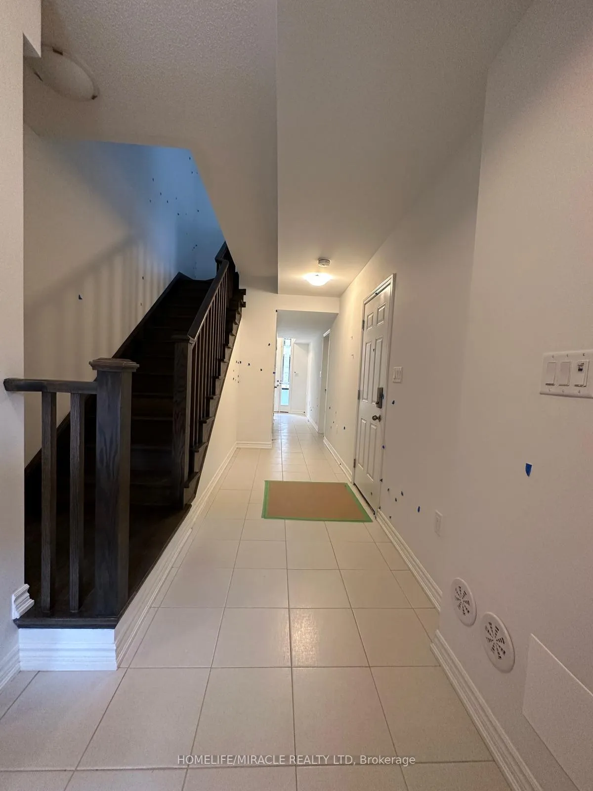 Photo 9 of 232 Keppel Circle, Brampton, Northwest Brampton — HOMEH