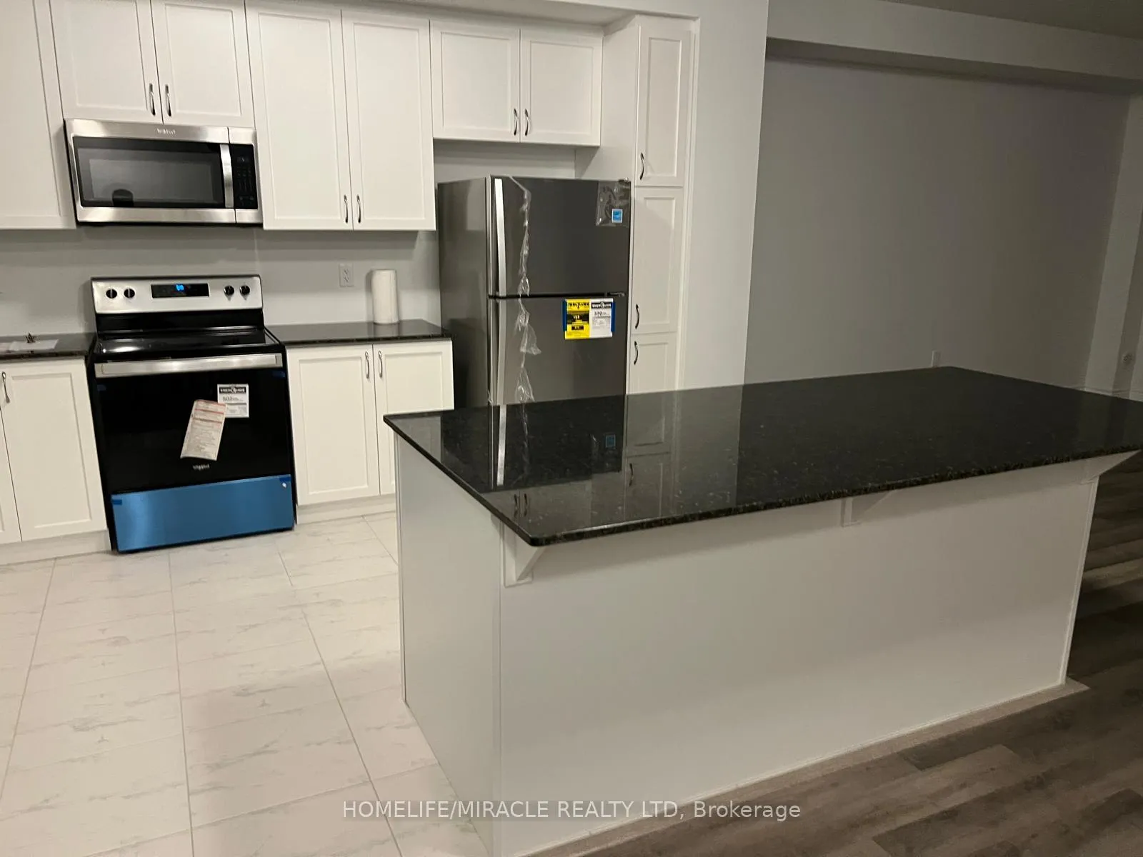 Photo 12 of 232 Keppel Circle, Brampton, Northwest Brampton — HOMEH