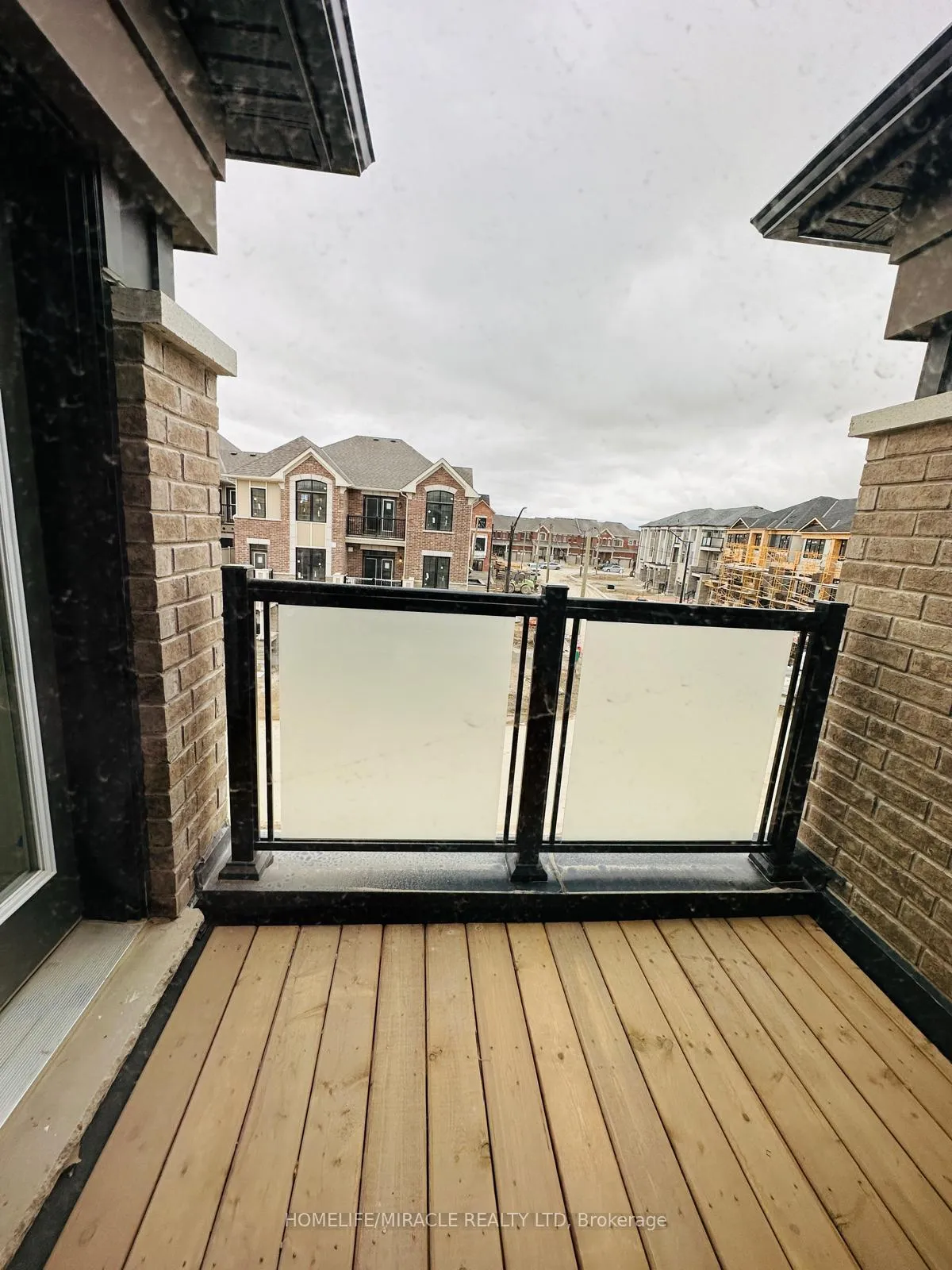 Photo 17 of 232 Keppel Circle, Brampton, Northwest Brampton — HOMEH