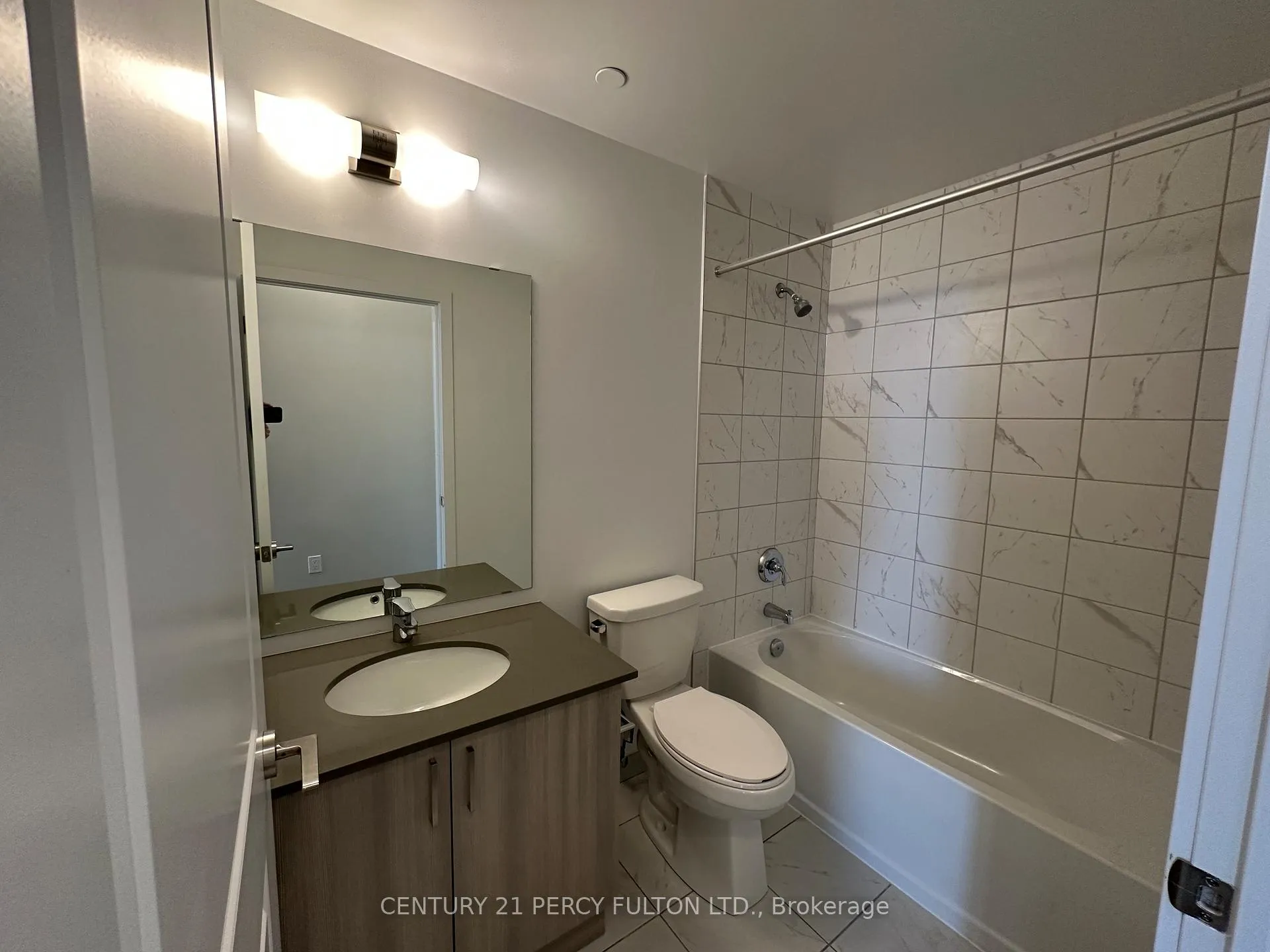 Photo 6 of Unit 1706, 1435 Celebration Drive, Pickering, Bay Ridges — HOMEH