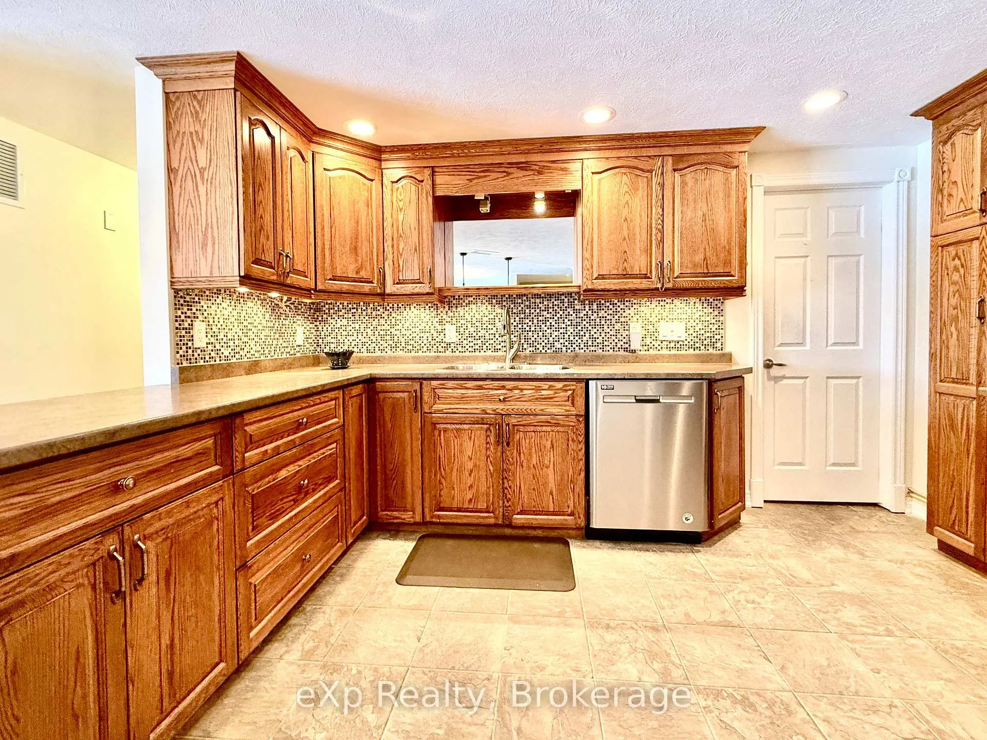 Photo 6 of Unit 203, 125 William Street, Brockton — HOMEH