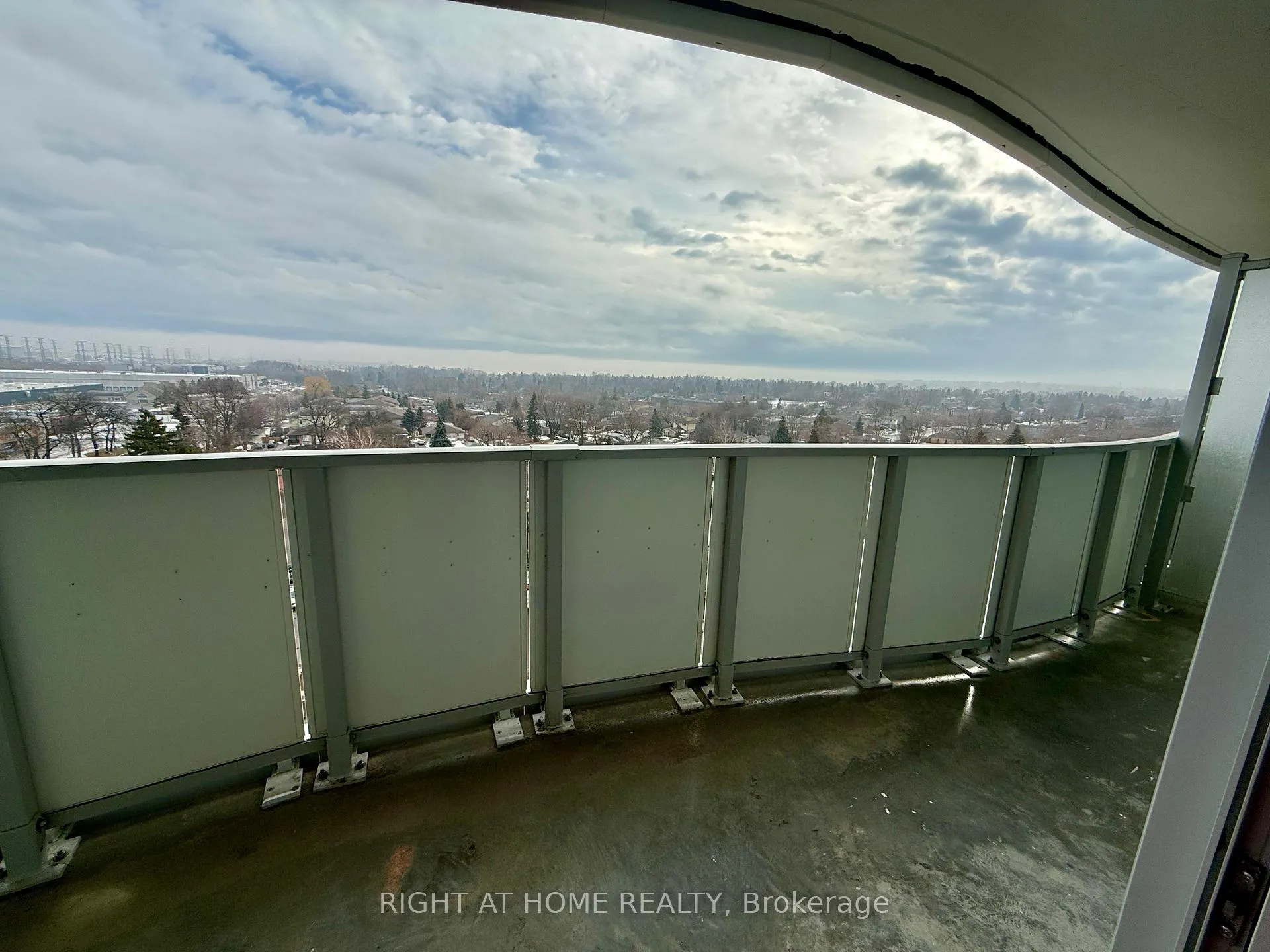 Photo 13 of Unit 807, 1010 Sandy Beach Rd, Pickering, Bay Ridges — HOMEH