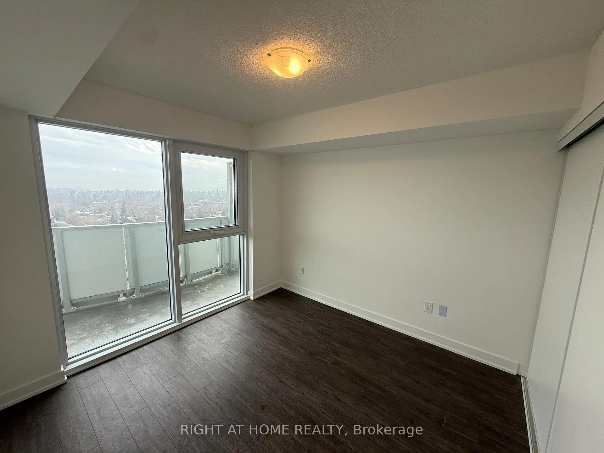 Photo 14 of Unit 807, 1010 Sandy Beach Rd, Pickering, Bay Ridges — HOMEH
