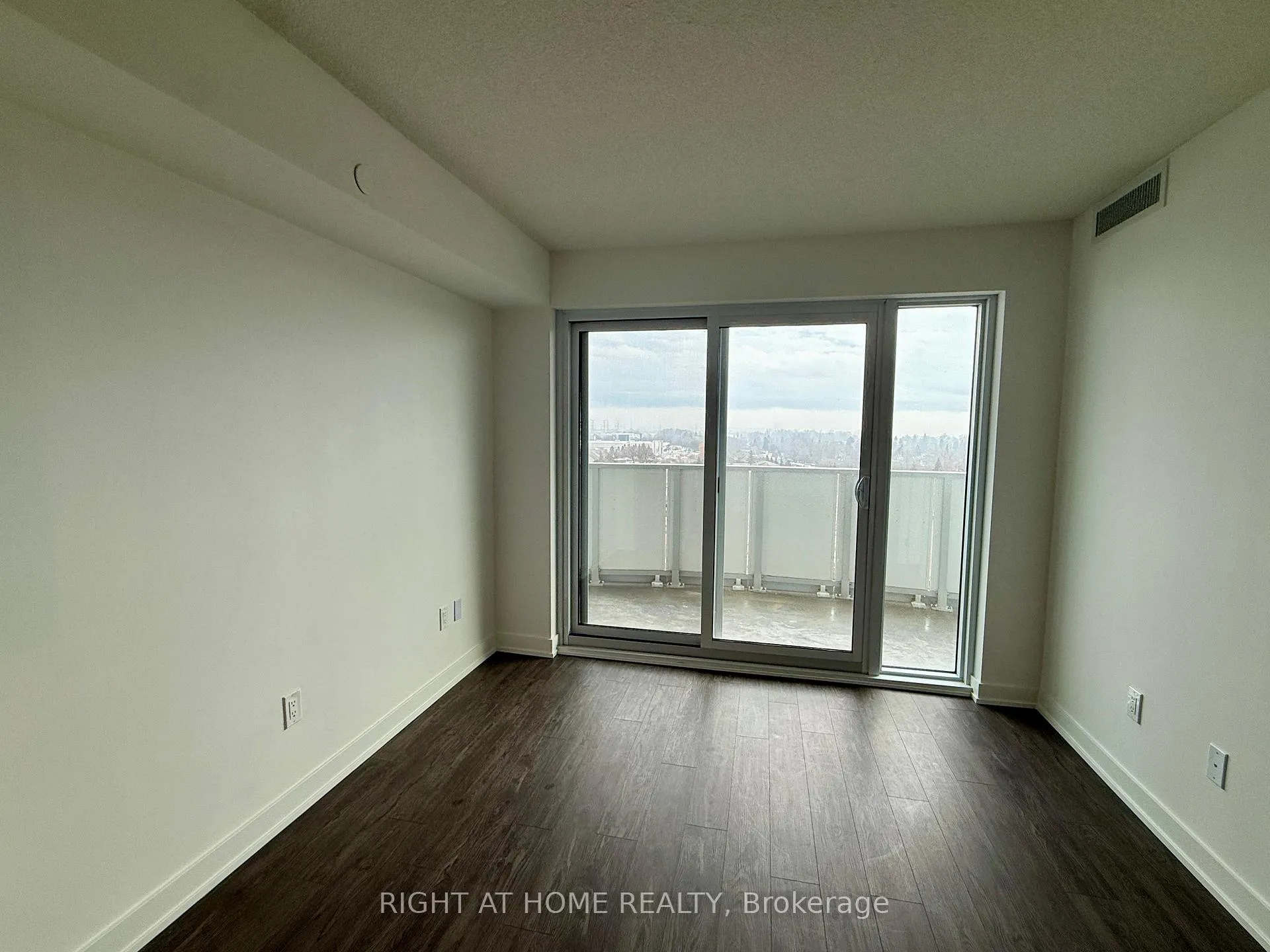 Photo 15 of Unit 807, 1010 Sandy Beach Rd, Pickering, Bay Ridges — HOMEH