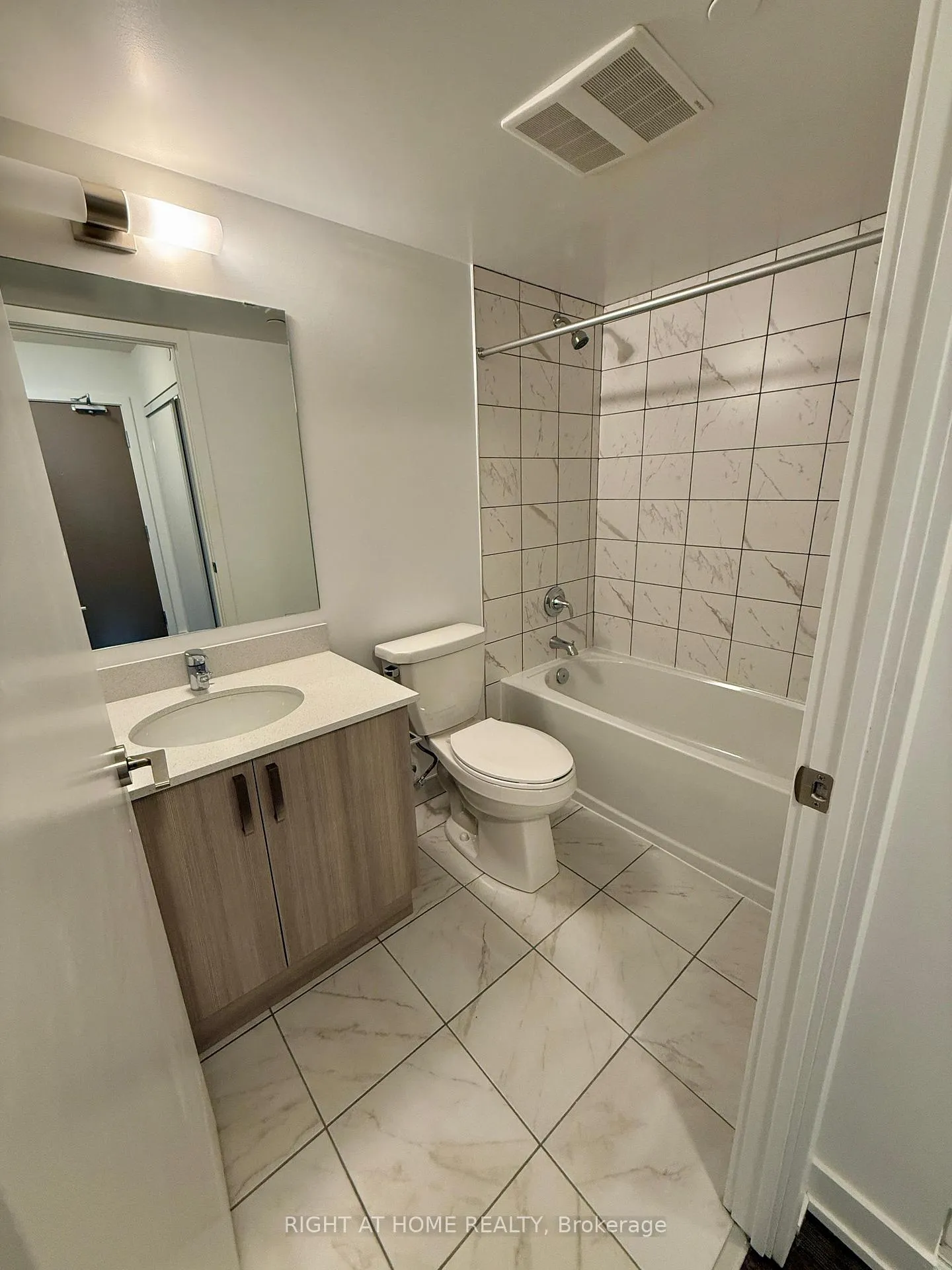 Photo 18 of Unit 807, 1010 Sandy Beach Rd, Pickering, Bay Ridges — HOMEH