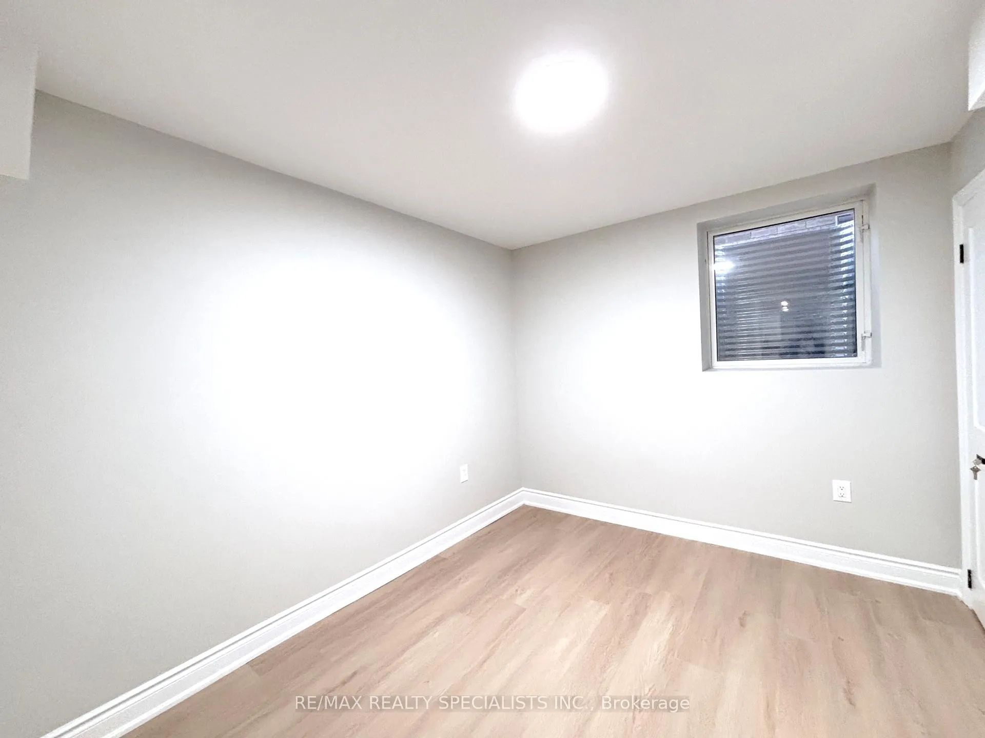 Photo 4 of Unit Lower, 1480 Buttercup Court, Milton, Walker — HOMEH
