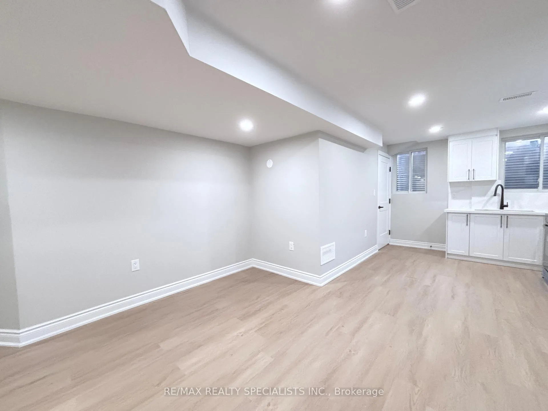 Photo 8 of Unit Lower, 1480 Buttercup Court, Milton, Walker — HOMEH