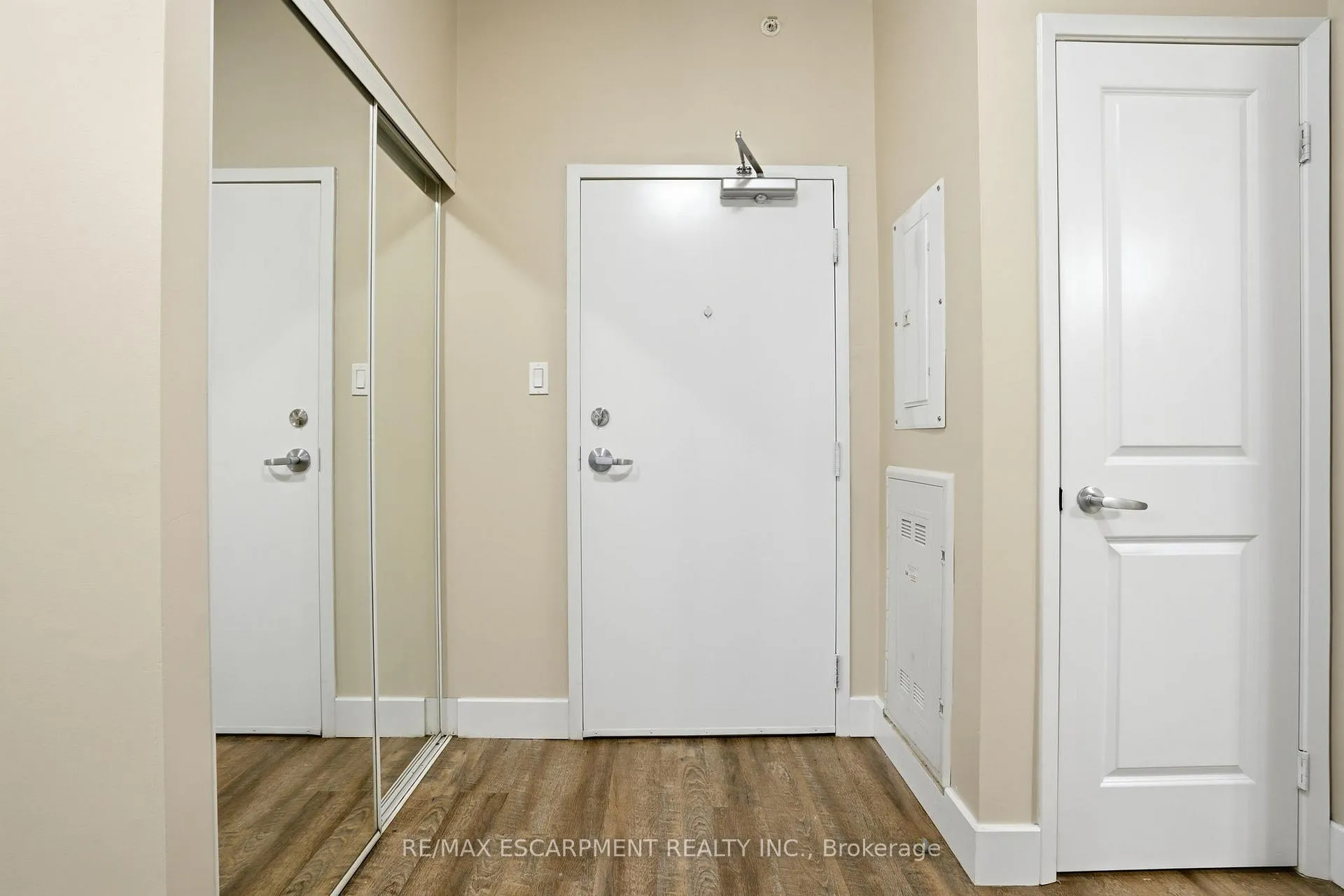 Photo 4 of Unit 309, 149 Main Street W, Hamilton, Durand — HOMEH