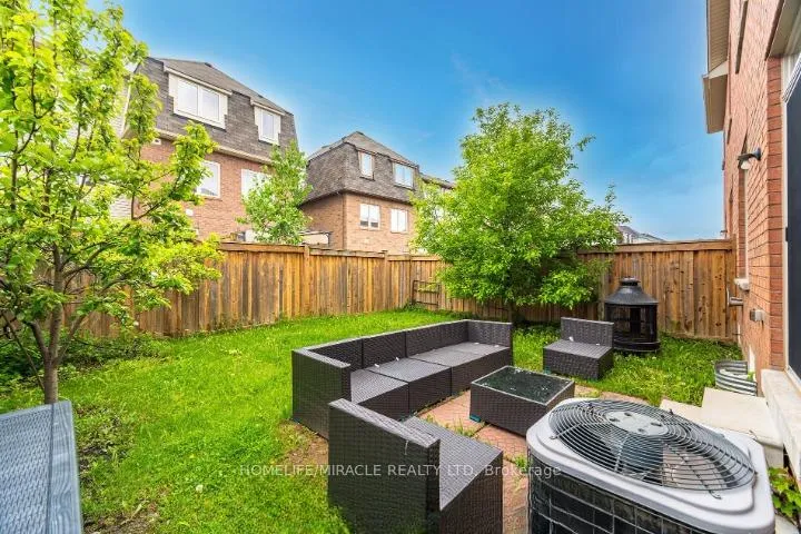 Photo 13 of 25 Baby Pointe Trail, Brampton, Northwest Brampton — HOMEH