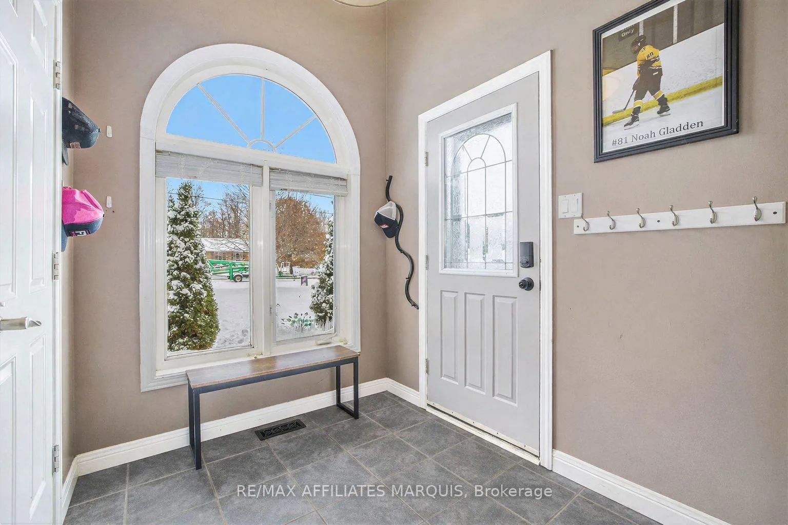 Photo 2 of 8 Davis Lane, Rideau Lakes, Rideau Lakes (South Elmsley) Twp — HOMEH