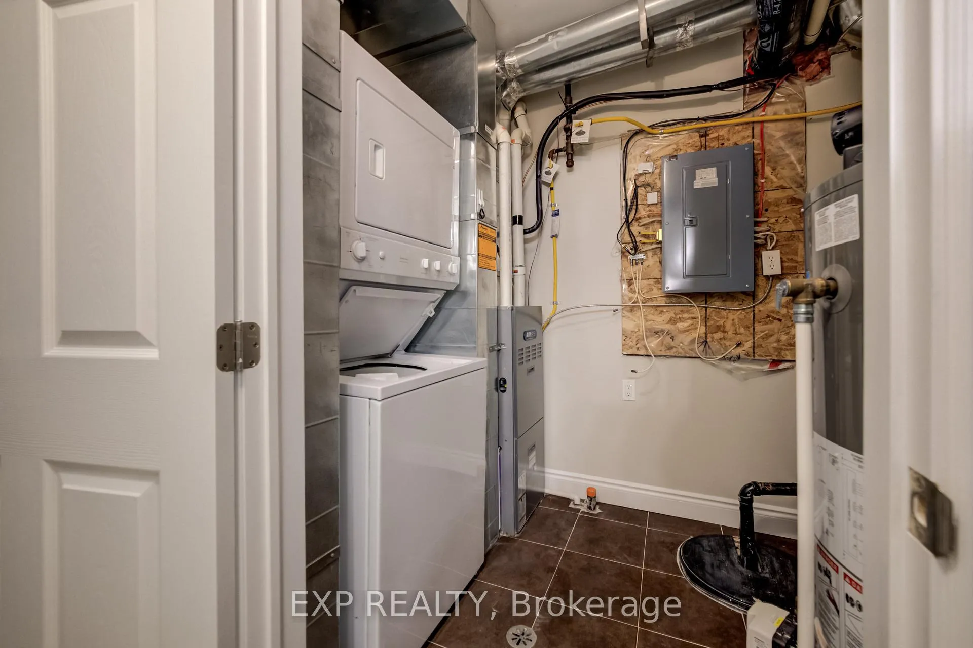Photo 17 of Unit A, 246 Westmeadow Drive, Kitchener — HOMEH